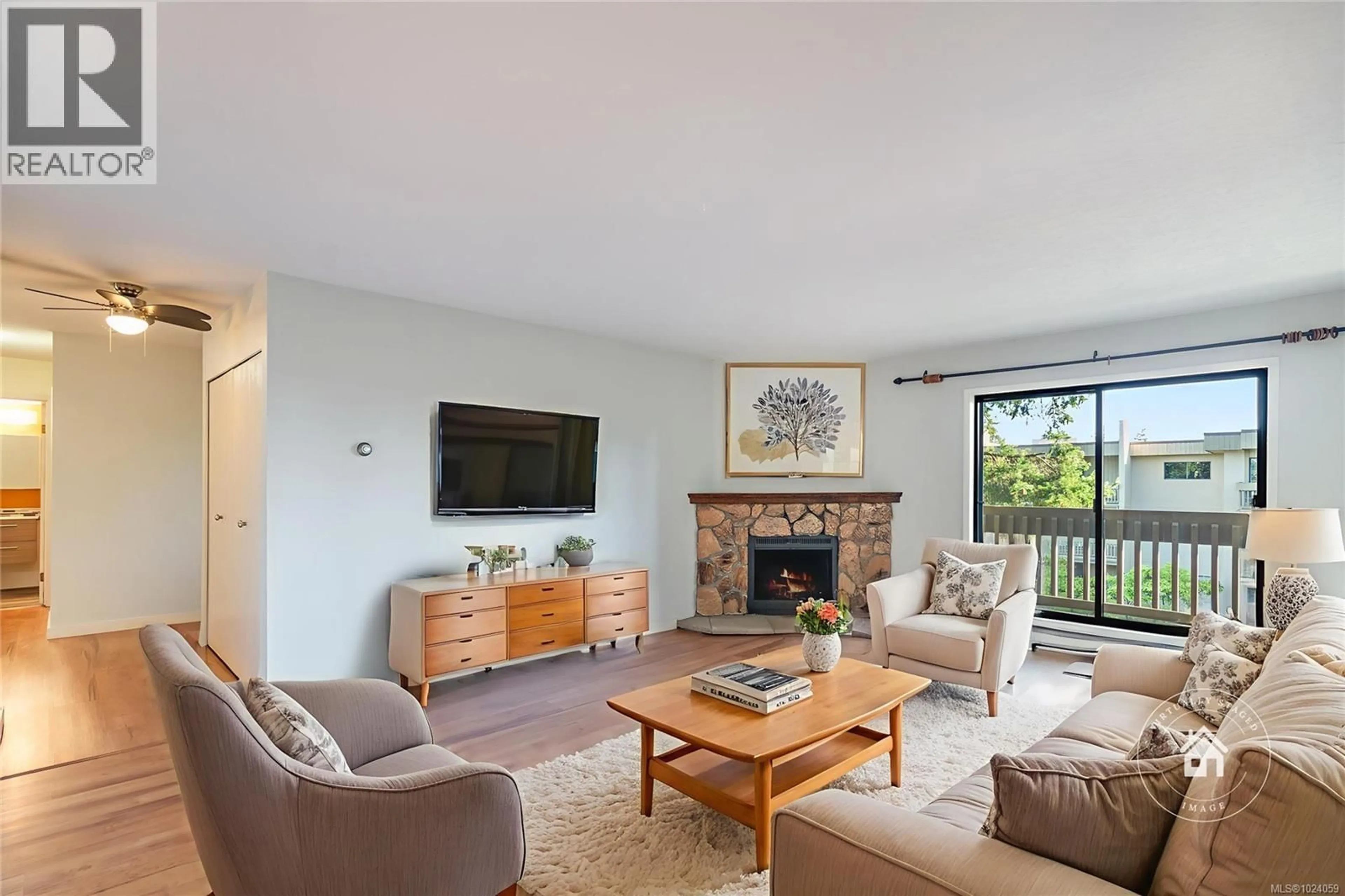 Living room with furniture, unknown for 305 - 363 MORISON AVENUE, Parksville British Columbia V9P1P4