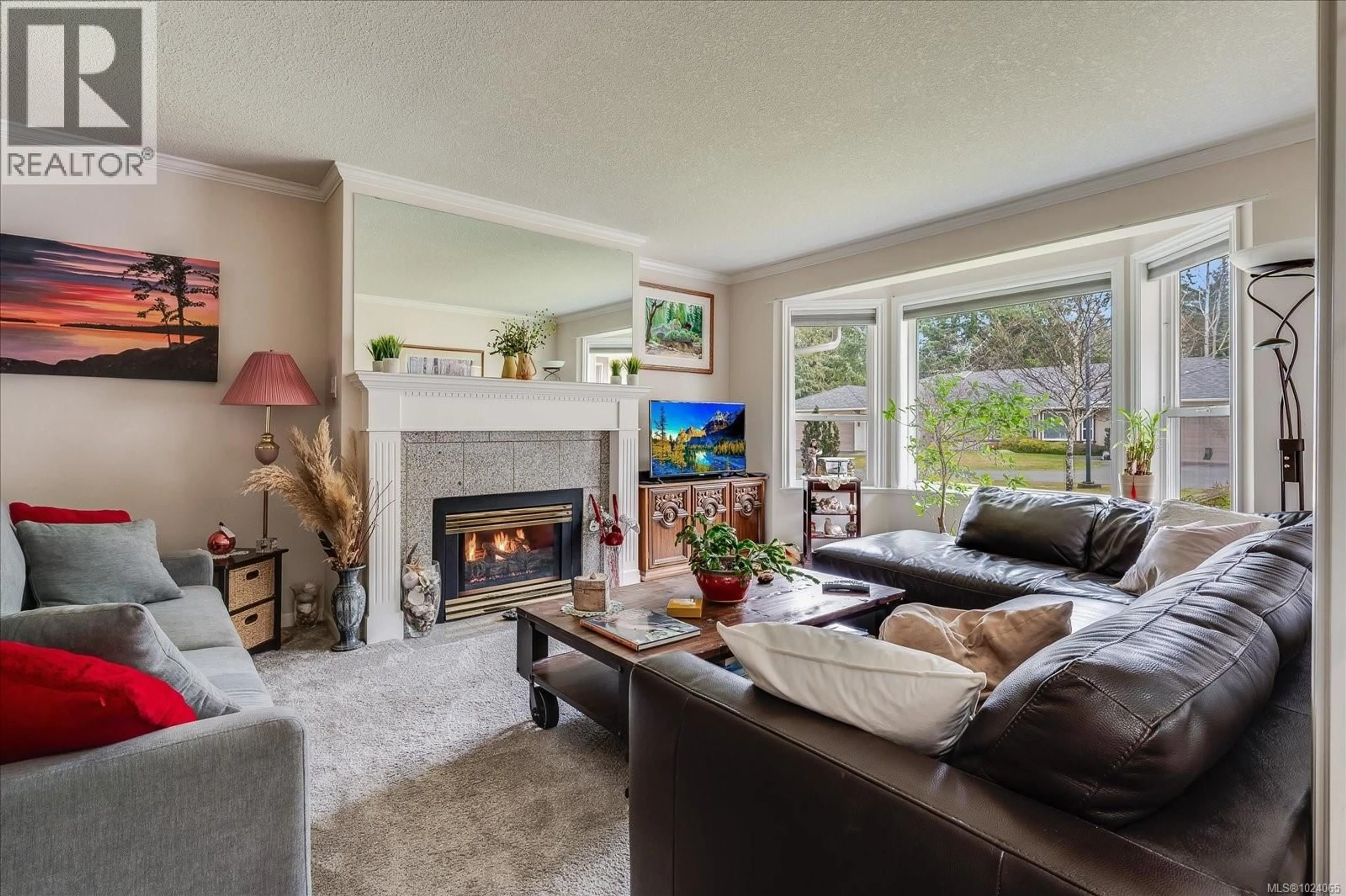 Living room with furniture, unknown for 11 - 820 CHESTNUT STREET, Qualicum Beach British Columbia V9K2M6