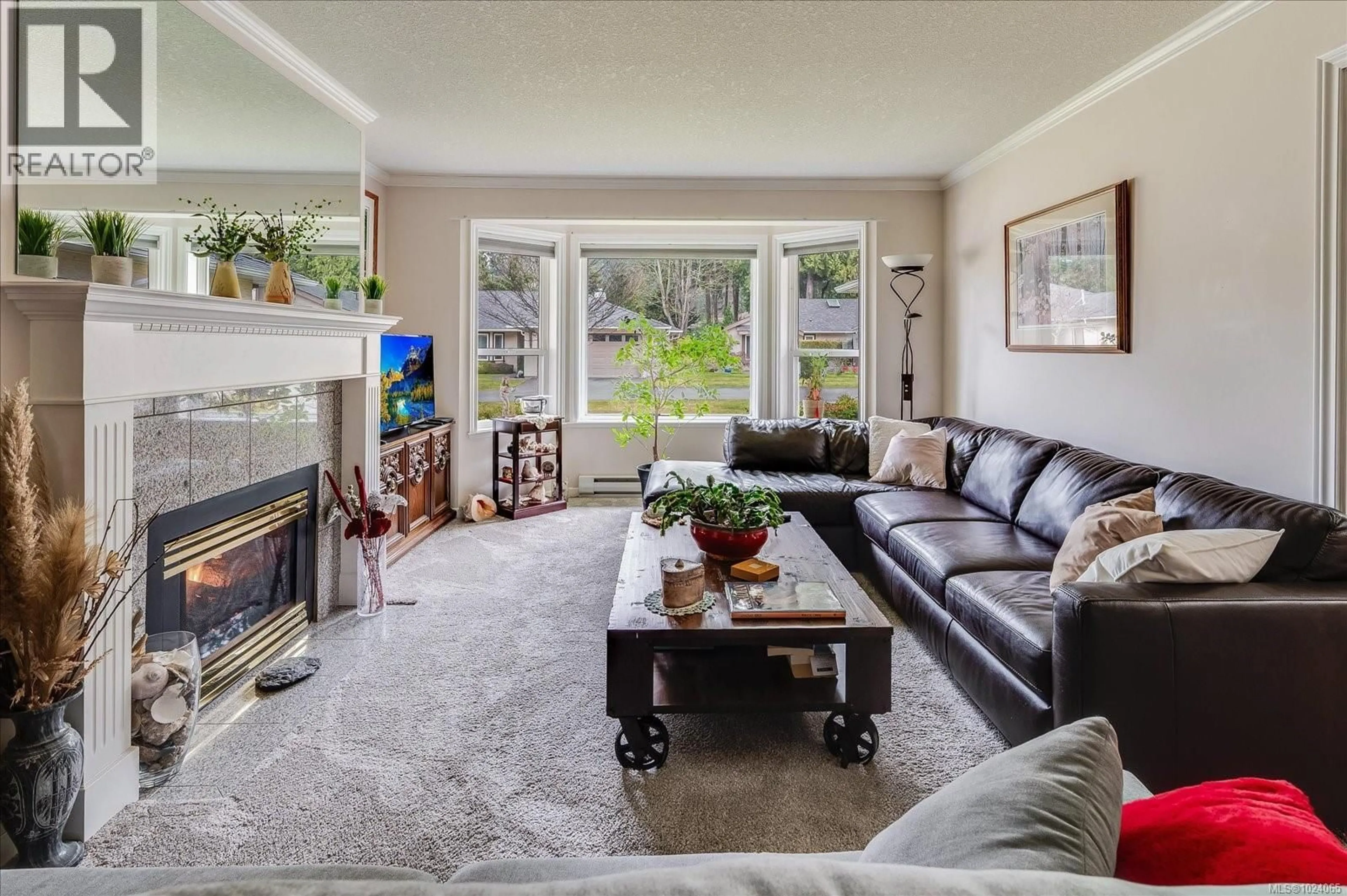 Living room with furniture, unknown for 11 - 820 CHESTNUT STREET, Qualicum Beach British Columbia V9K2M6