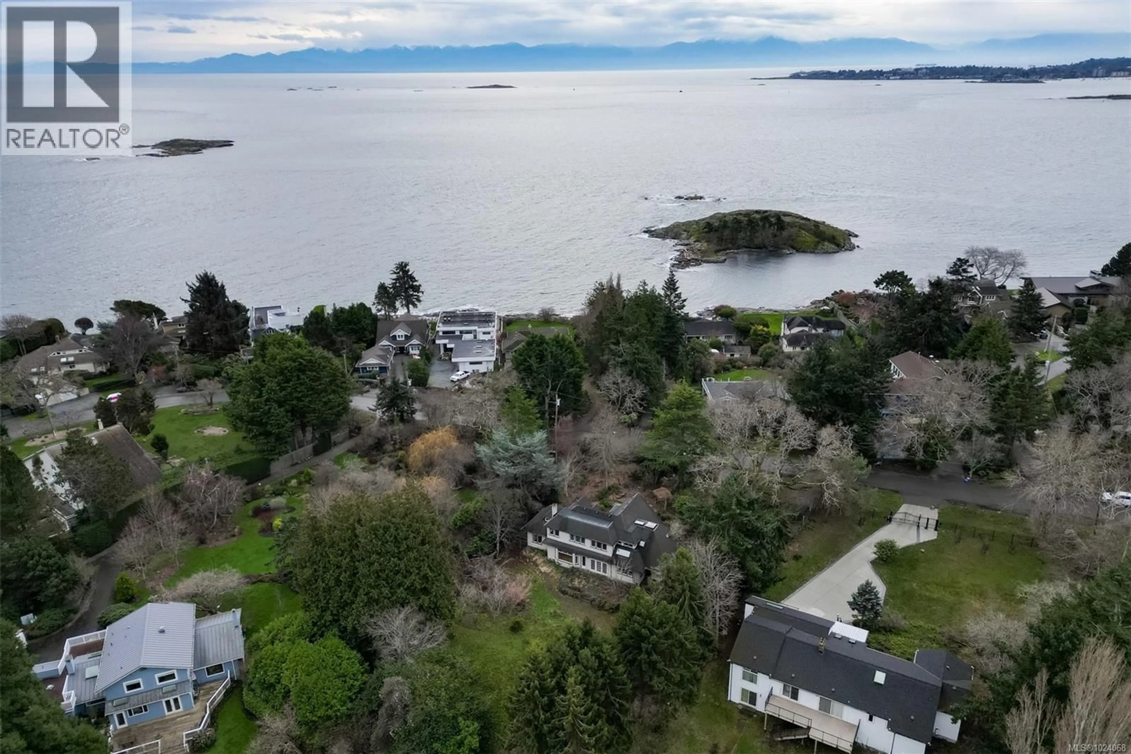 A pic from outside/outdoor area/front of a property/back of a property/a pic from drone, water/lake/river/ocean view for 2930 SEA VIEW ROAD, Saanich British Columbia V8N1L1