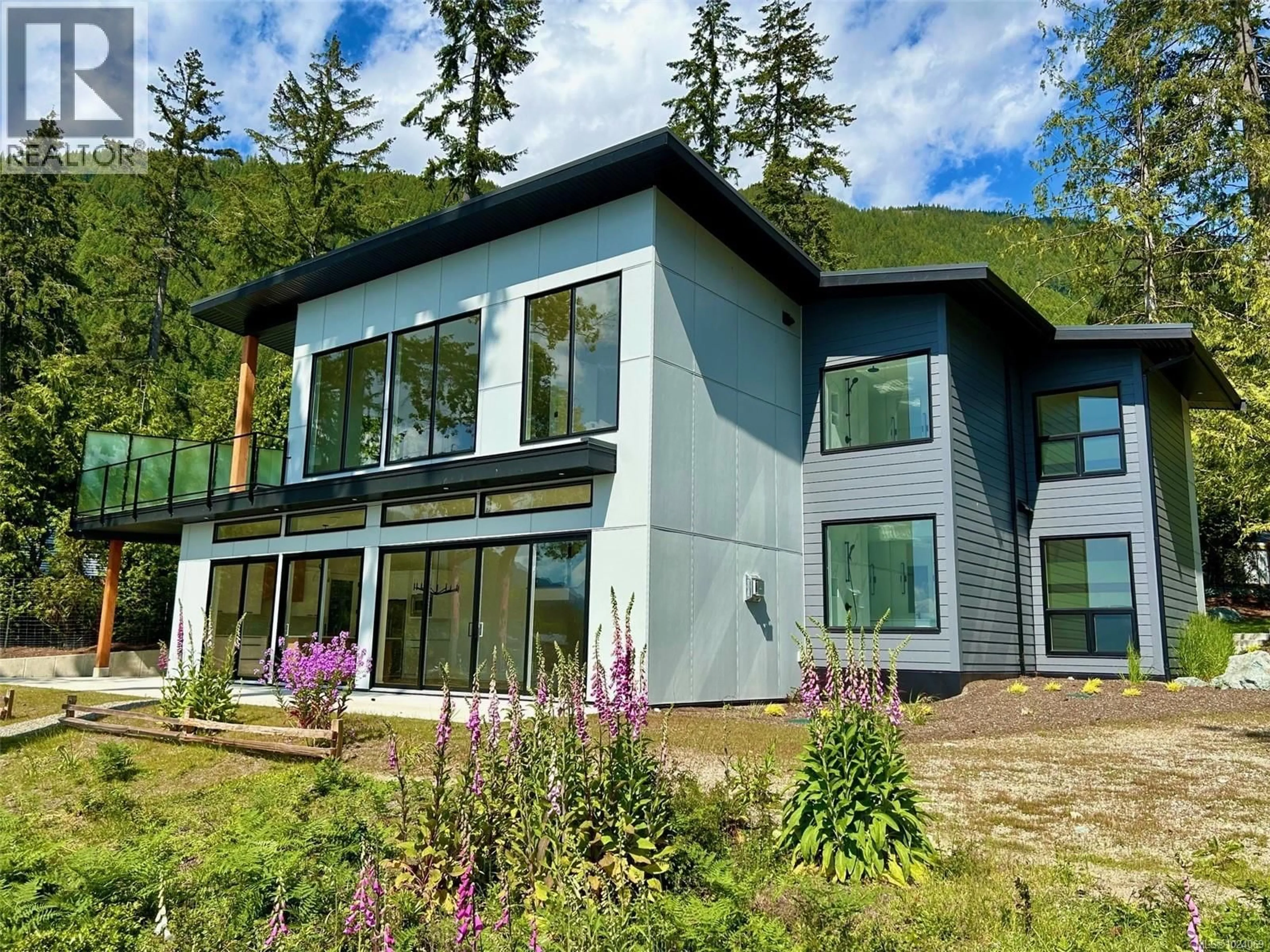 Home with vinyl exterior material, unknown for 8394 SA-SEEN-OS ROAD, Youbou British Columbia V0R3E1