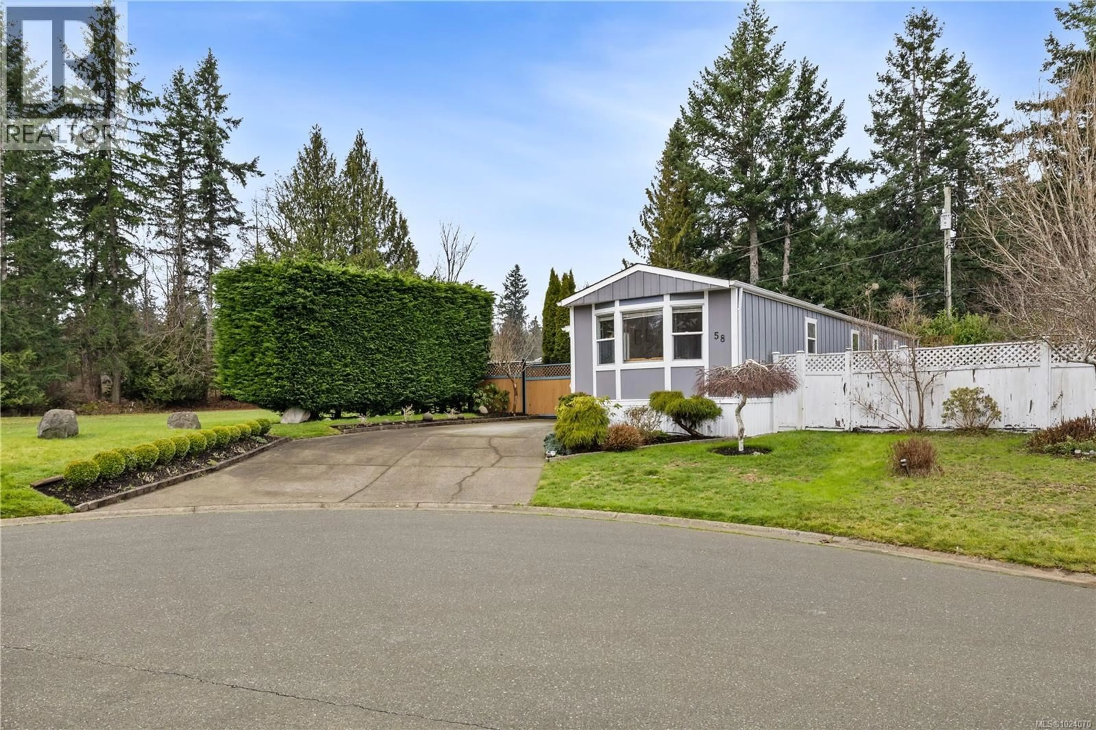 Home with vinyl exterior material, street for 58 - 1901 RYAN ROAD EAST, Comox British Columbia V9M4E1