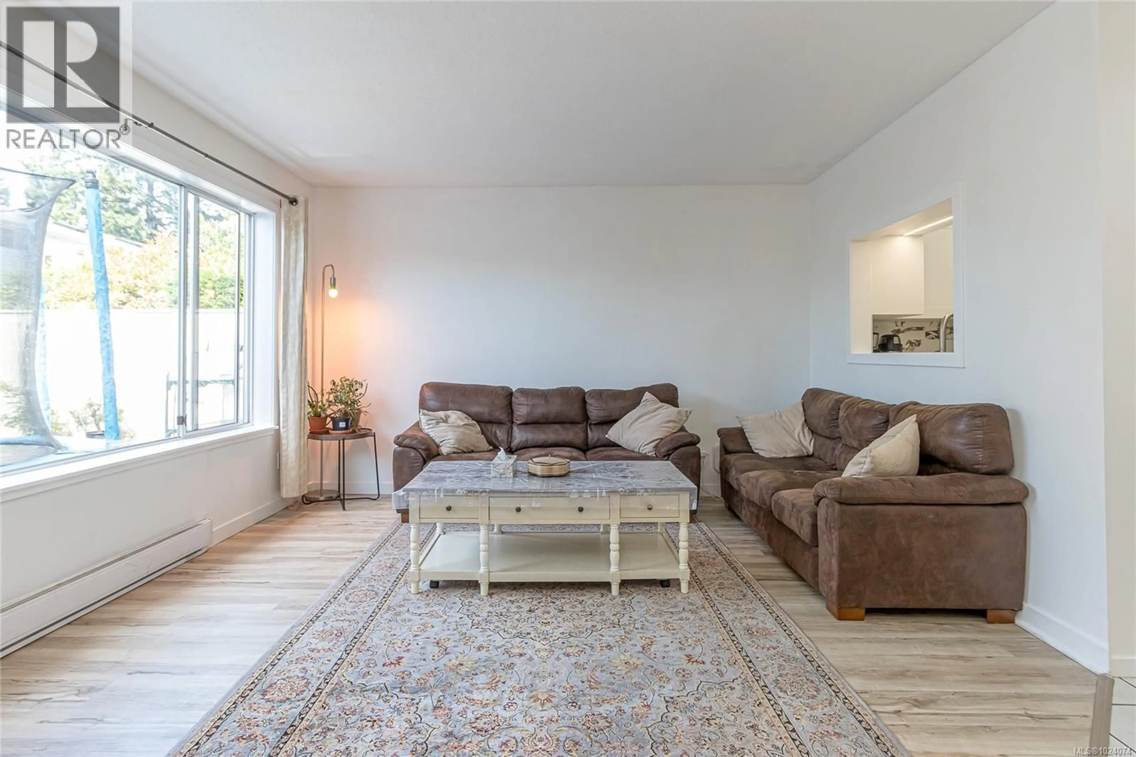 Living room with furniture, unknown for 10 - 1906 BOWEN ROAD, Nanaimo British Columbia V9S5S6