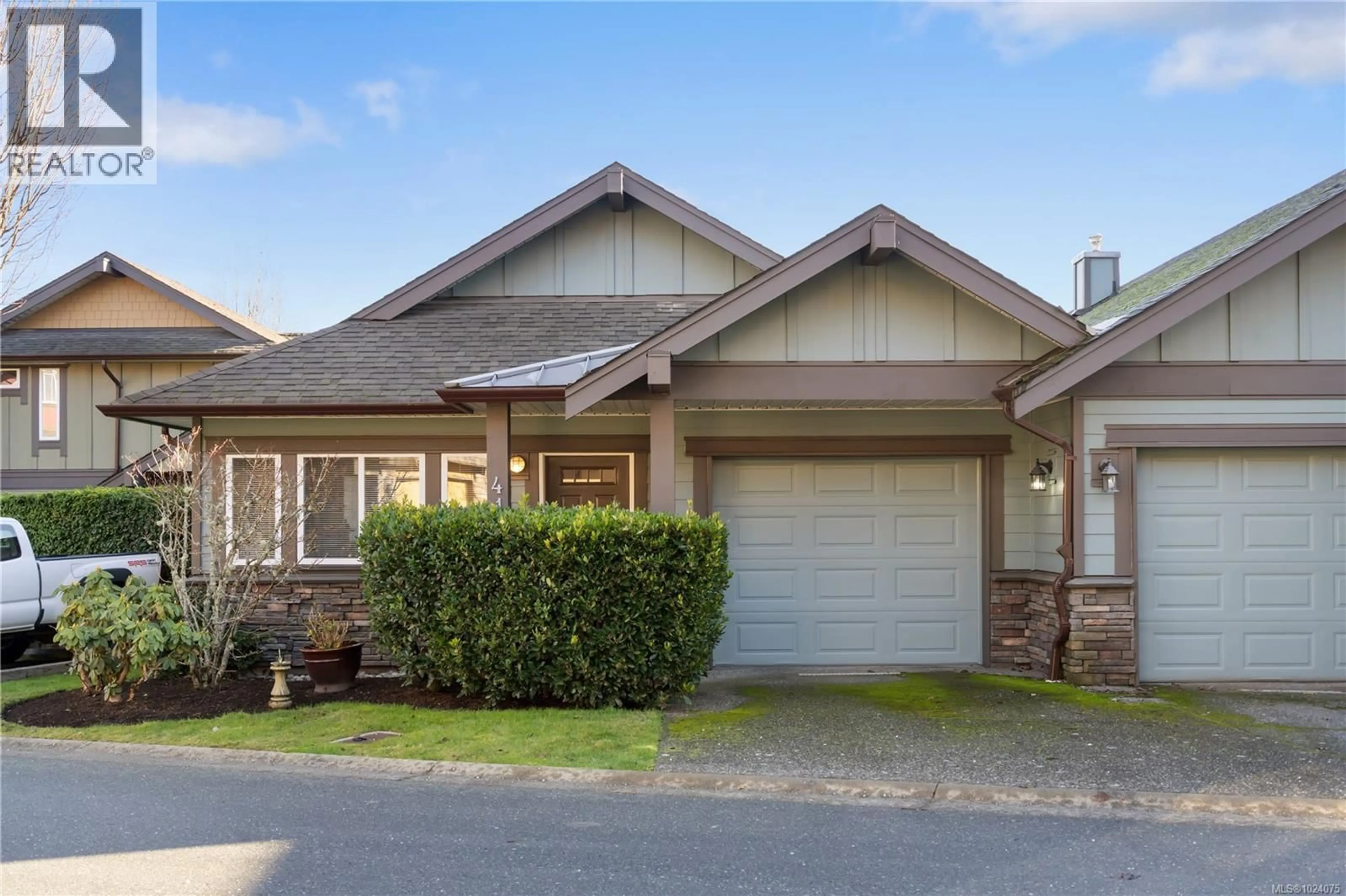 Home with vinyl exterior material, street for 41 - 486 ROYAL BAY DRIVE, Colwood British Columbia V8P4J1