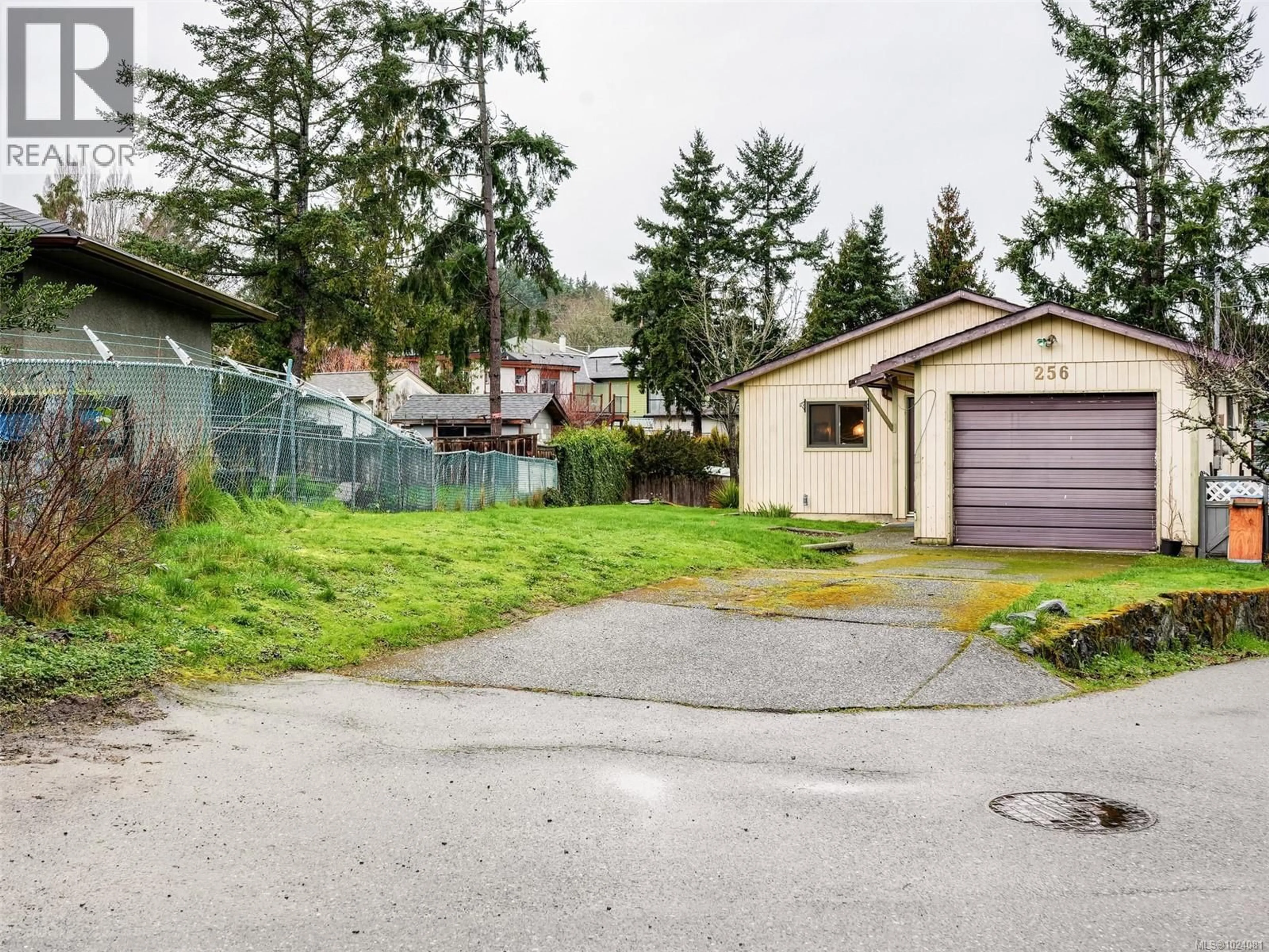 Unknown for 256 ARDENLEA PLACE, View Royal British Columbia V9B5P3