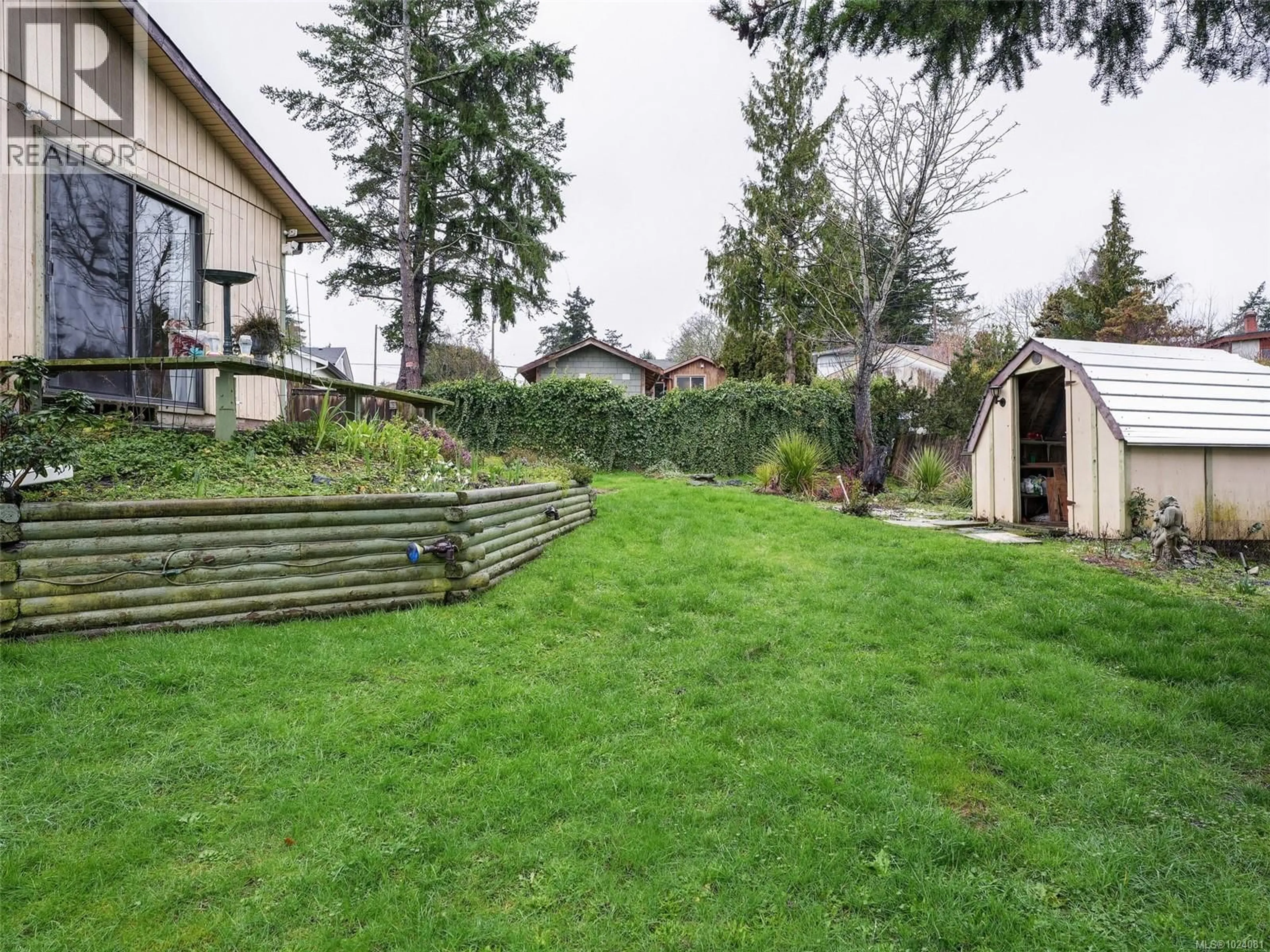 Patio, street for 256 ARDENLEA PLACE, View Royal British Columbia V9B5P3