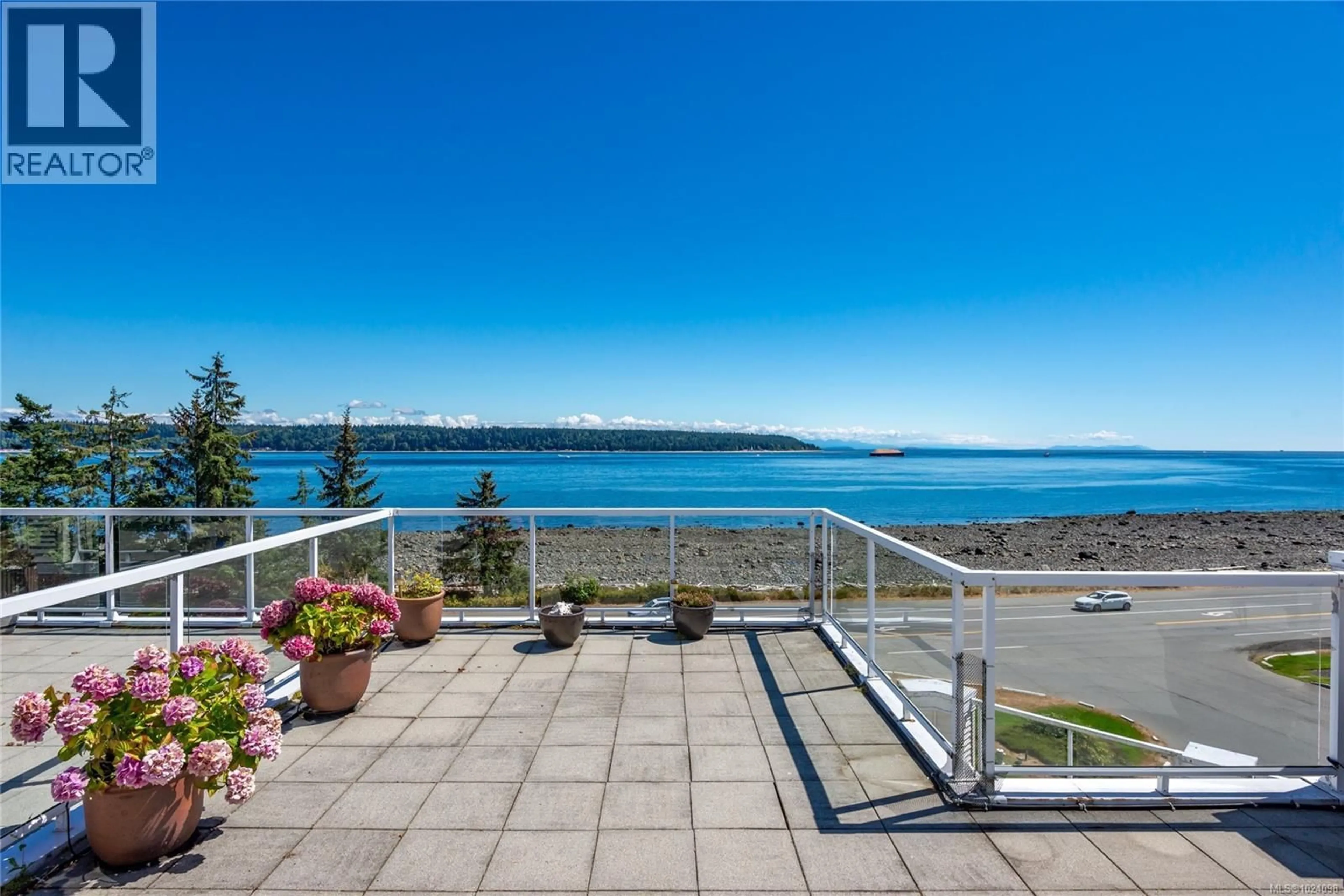 Patio, water/lake/river/ocean view for 419 - 350 ISLAND HIGHWAY SOUTH, Campbell River British Columbia V9W1A5