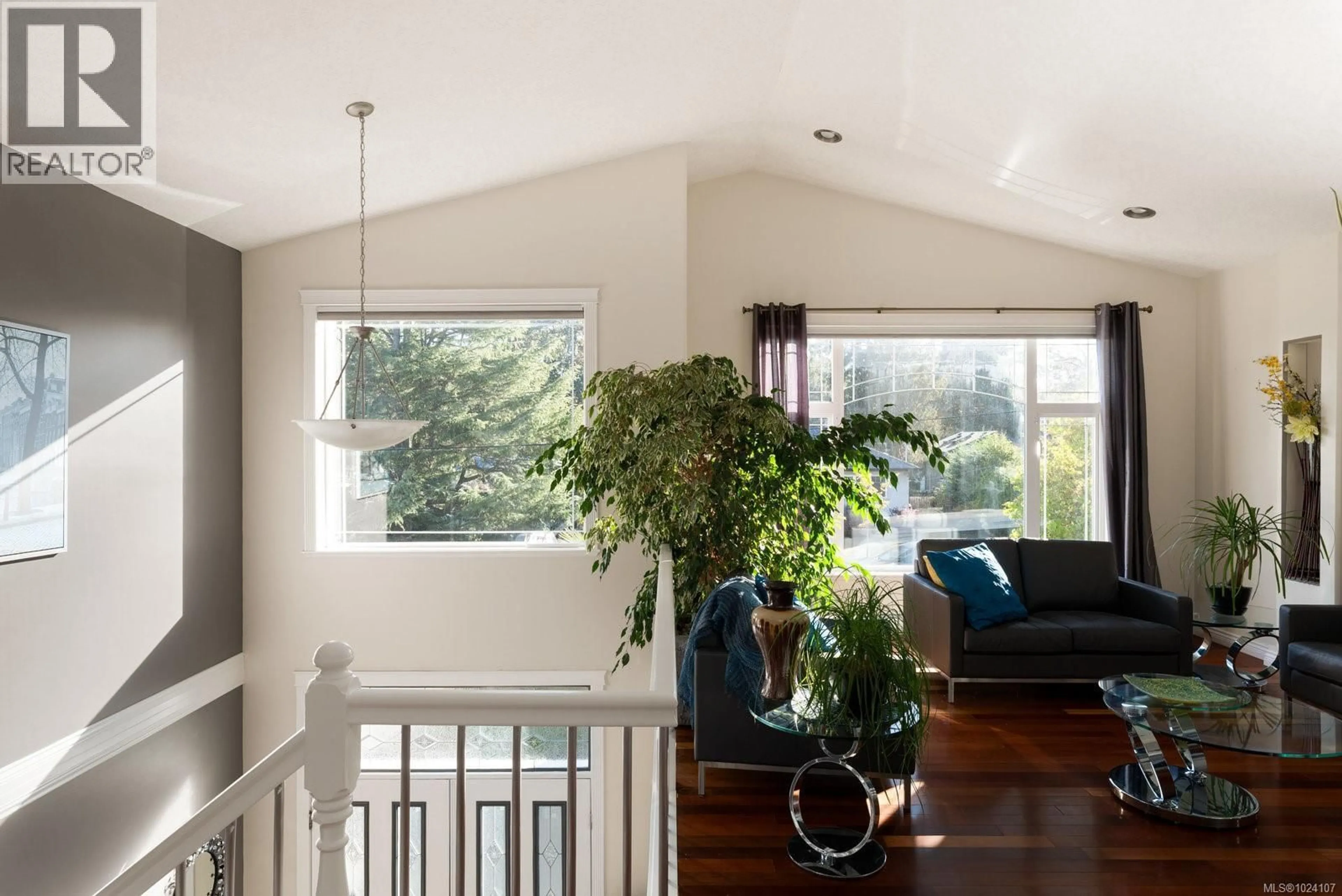 Unknown for 3908A ASCOT DRIVE, Saanich British Columbia V8P3S1