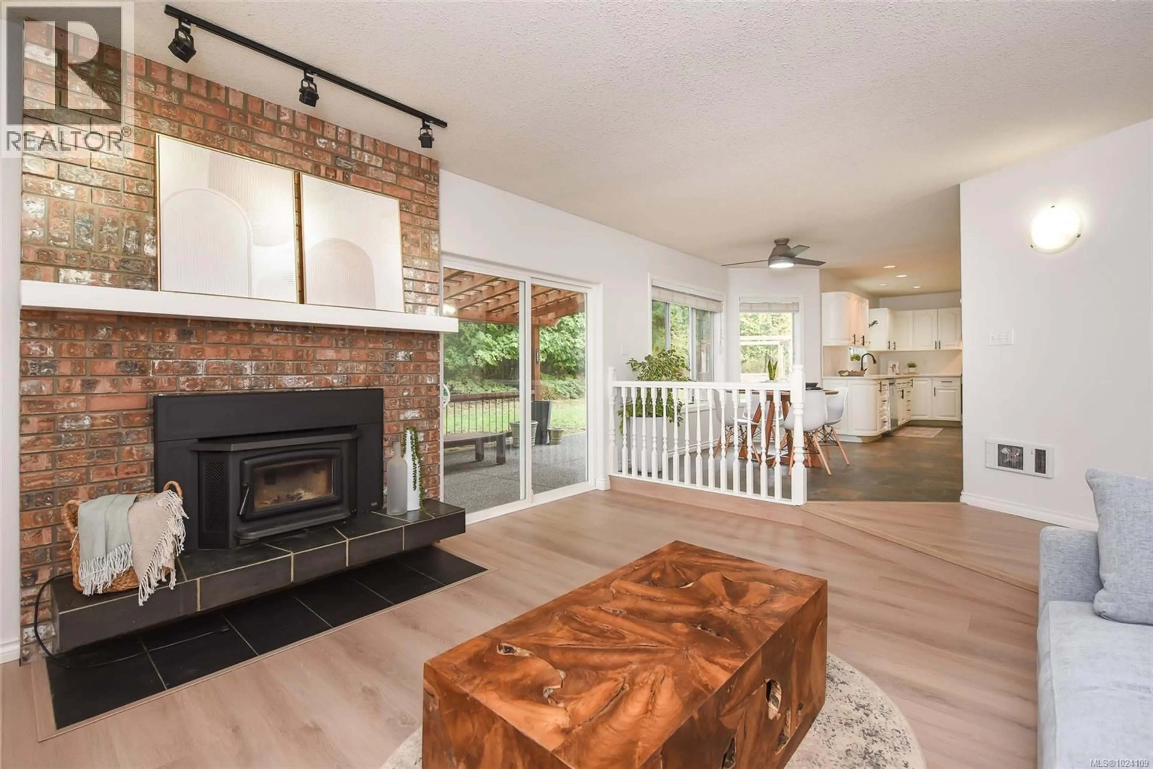 Open concept kitchen, unknown for 8868 ERICKSON PLACE, Black Creek British Columbia V9J1H9