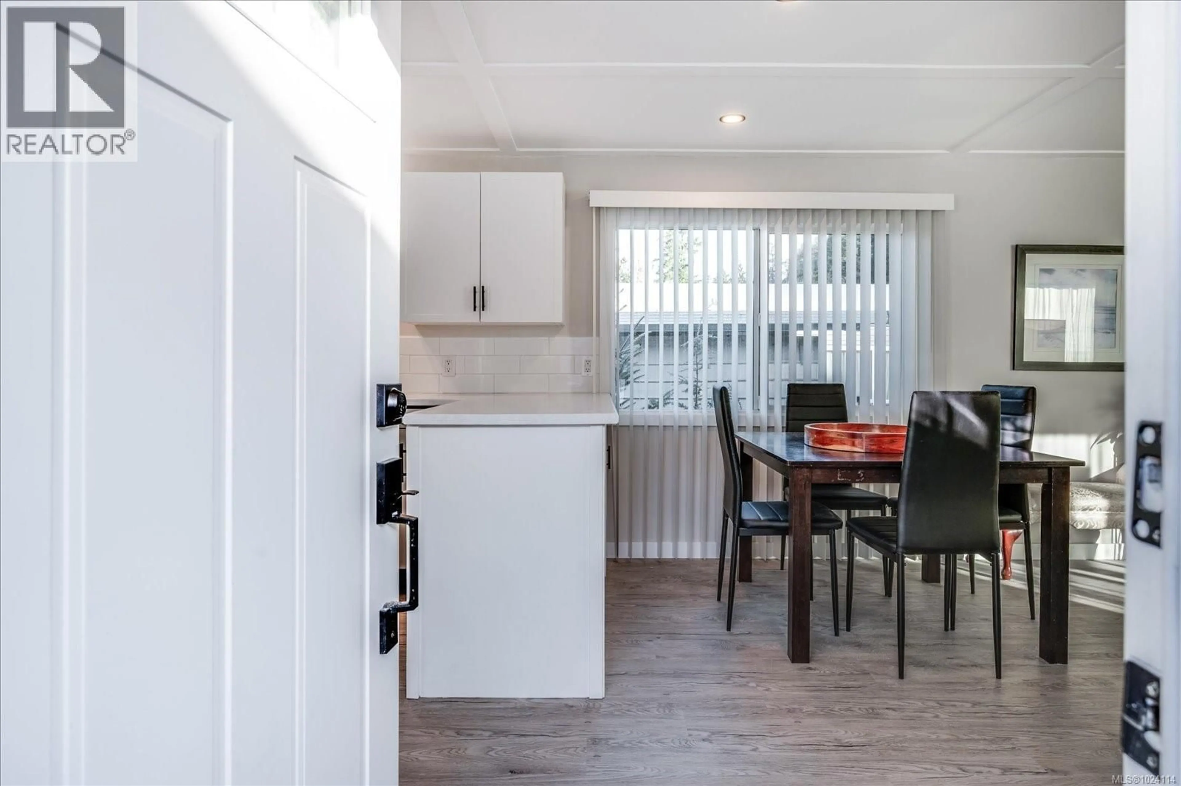 Standard kitchen, wood/laminate floor for 25 - 541 JIM CRAM DRIVE, Ladysmith British Columbia V9G0A5