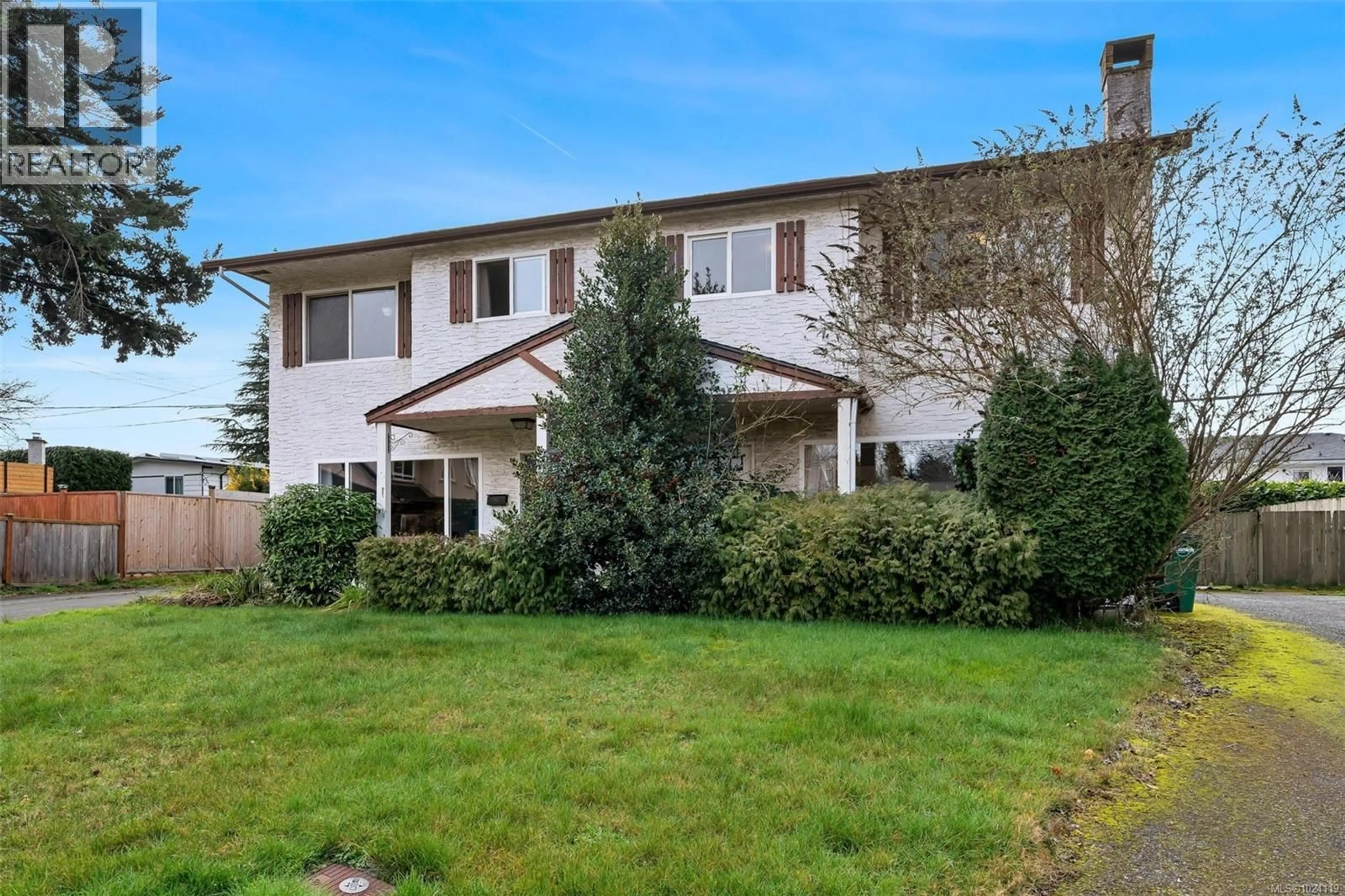 Unknown for 1725/1727 ASHDALE PLACE, Saanich British Columbia V8N1P1