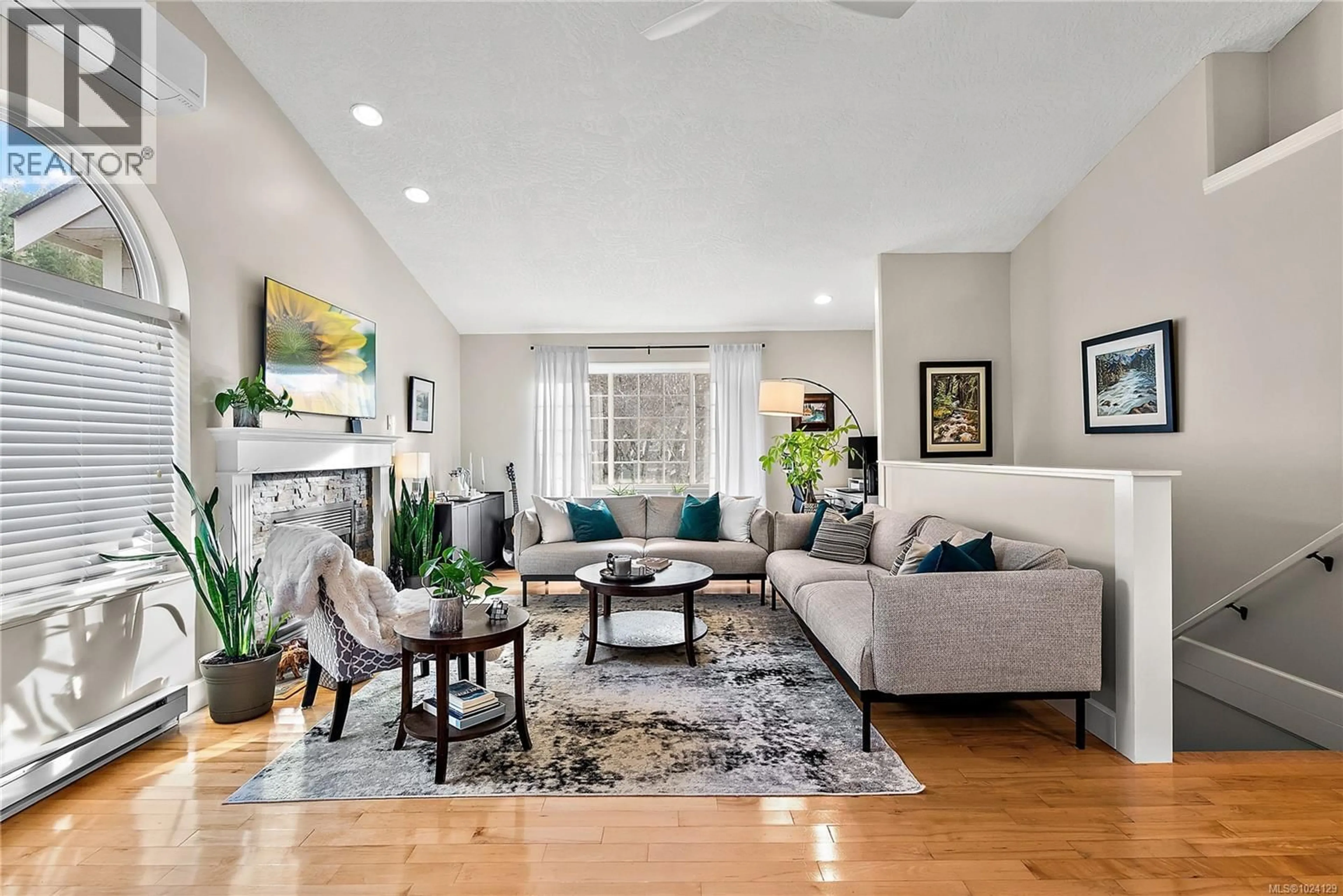 Living room with furniture, unknown for 3574 KELLY DAWN PLACE, Langford British Columbia V9C4J1