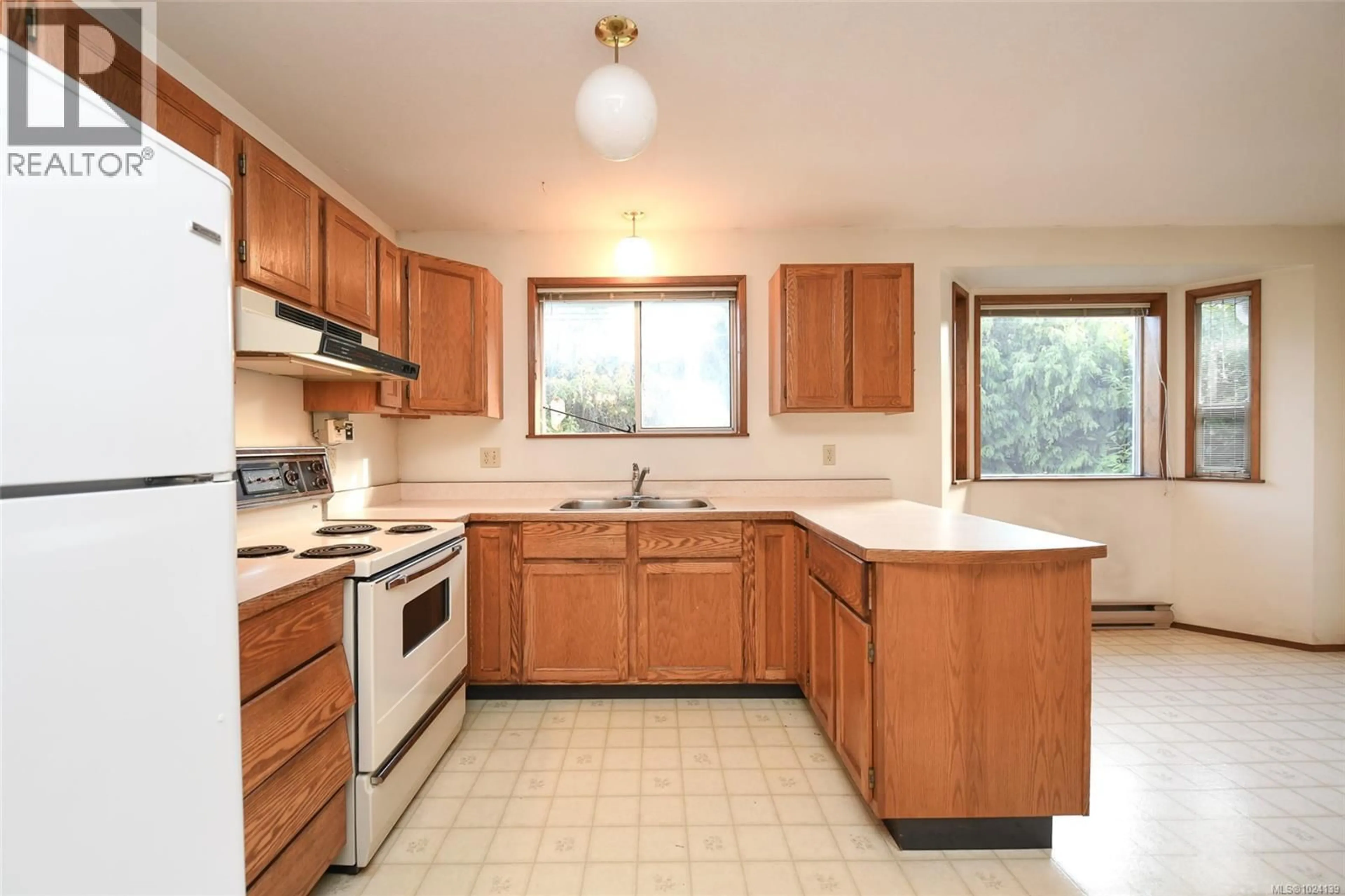 Standard kitchen, unknown for 613 PRITCHARD ROAD, Comox British Columbia V9M3J1