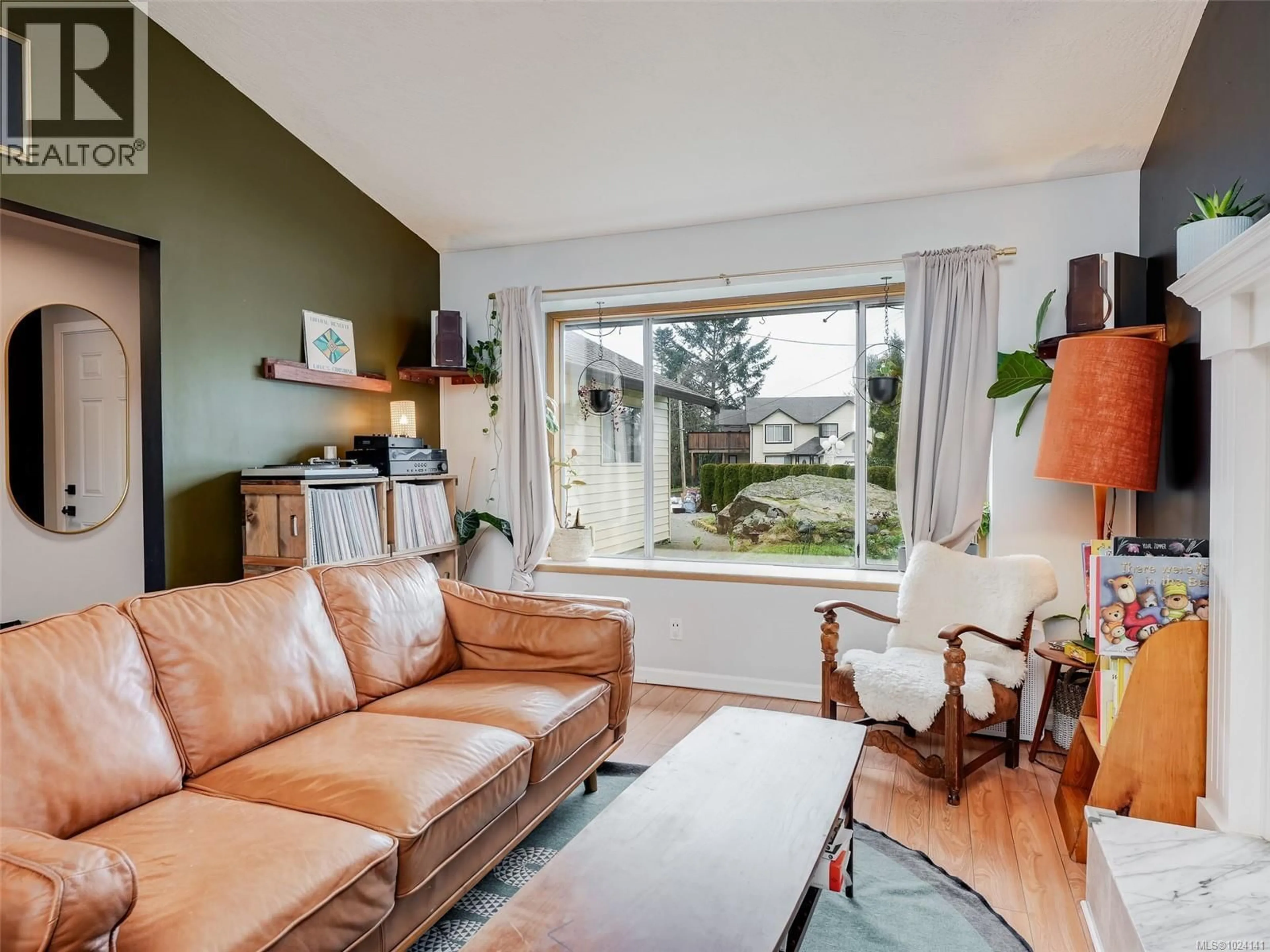 Living room with furniture, unknown for 560 ATKINS AVENUE, Langford British Columbia V9B3A3