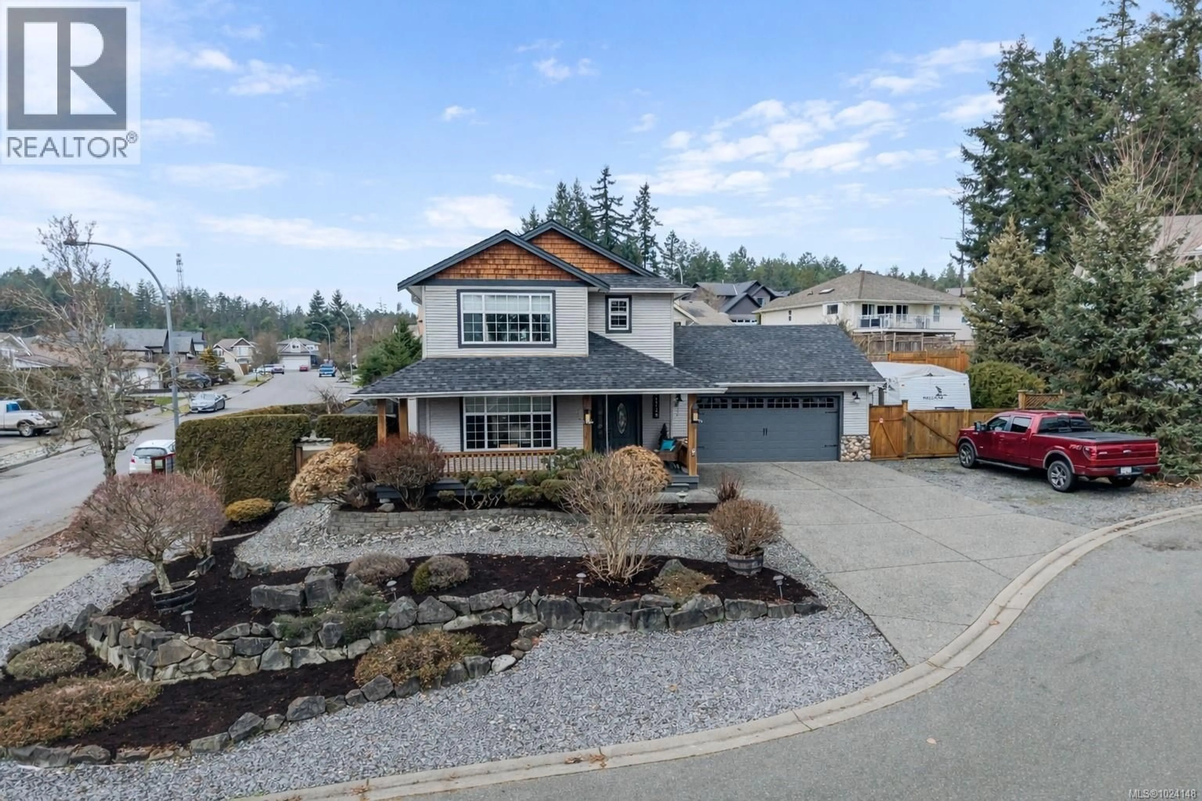 A pic from outside/outdoor area/front of a property/back of a property/a pic from drone, unknown for 1725 MOSSY PLACE, Nanaimo British Columbia V9X1X6