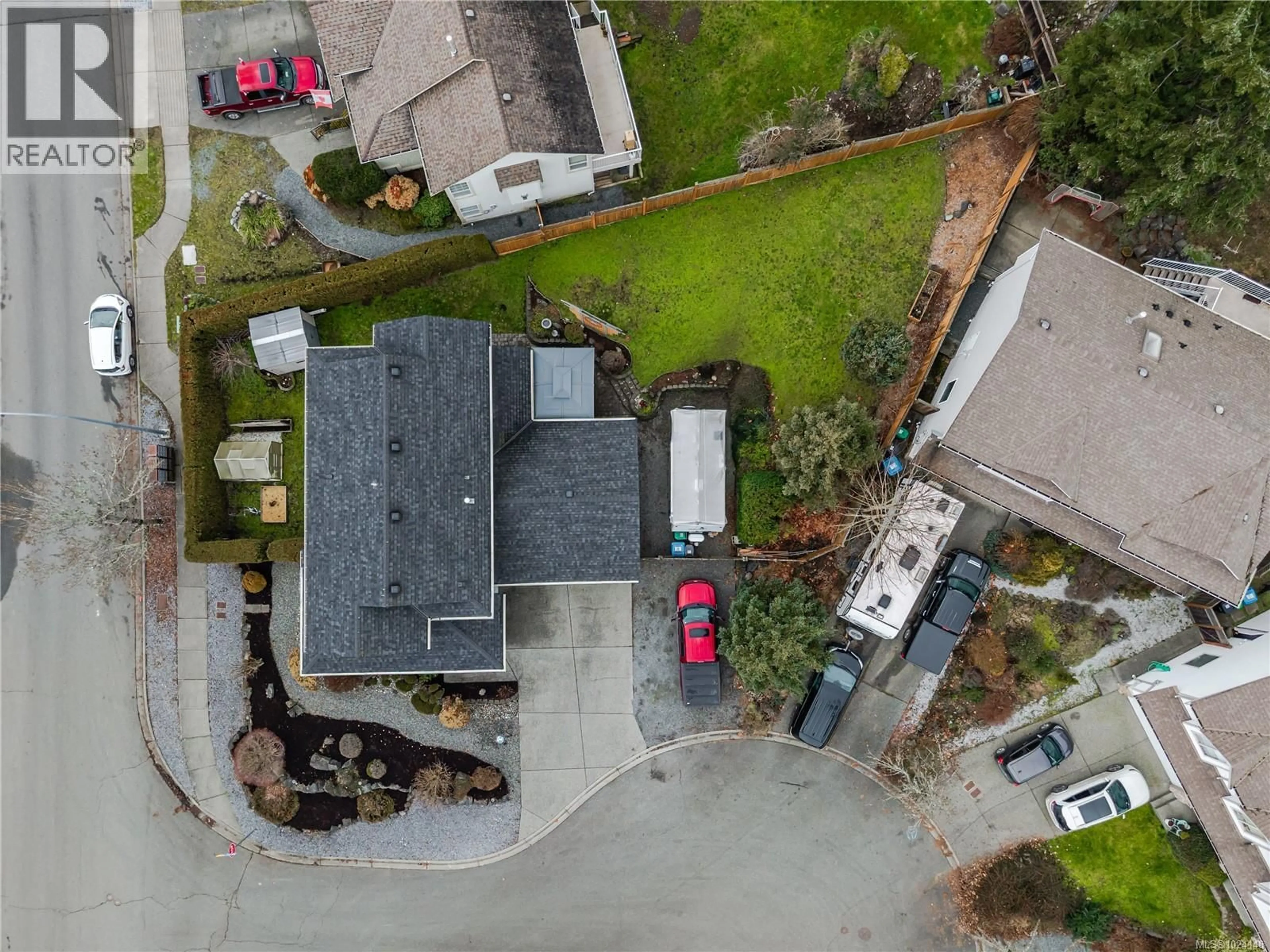 A pic from outside/outdoor area/front of a property/back of a property/a pic from drone, street for 1725 MOSSY PLACE, Nanaimo British Columbia V9X1X6