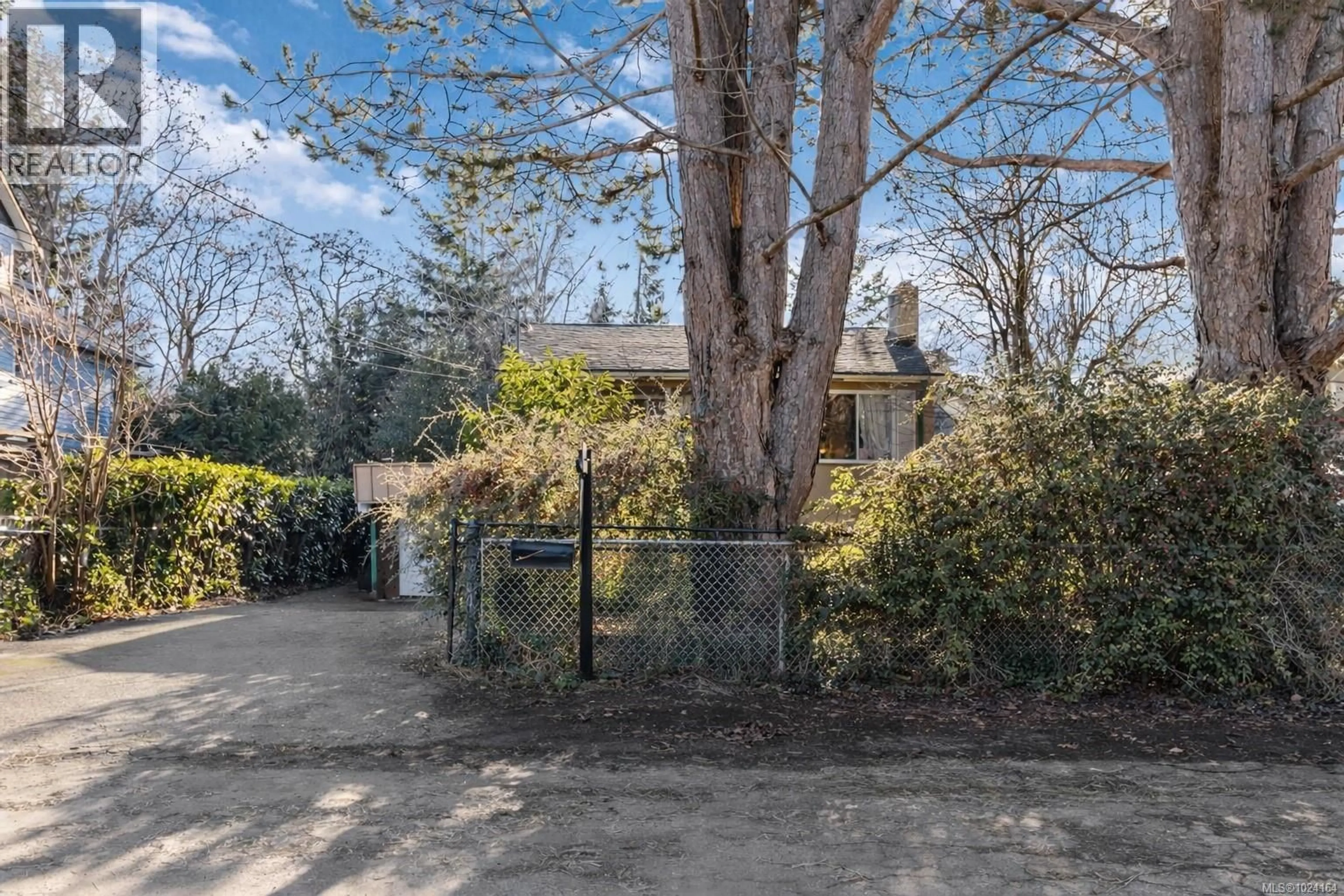 A pic from outside/outdoor area/front of a property/back of a property/a pic from drone, street for 1957 GRANITE STREET, Victoria British Columbia V8S3G2