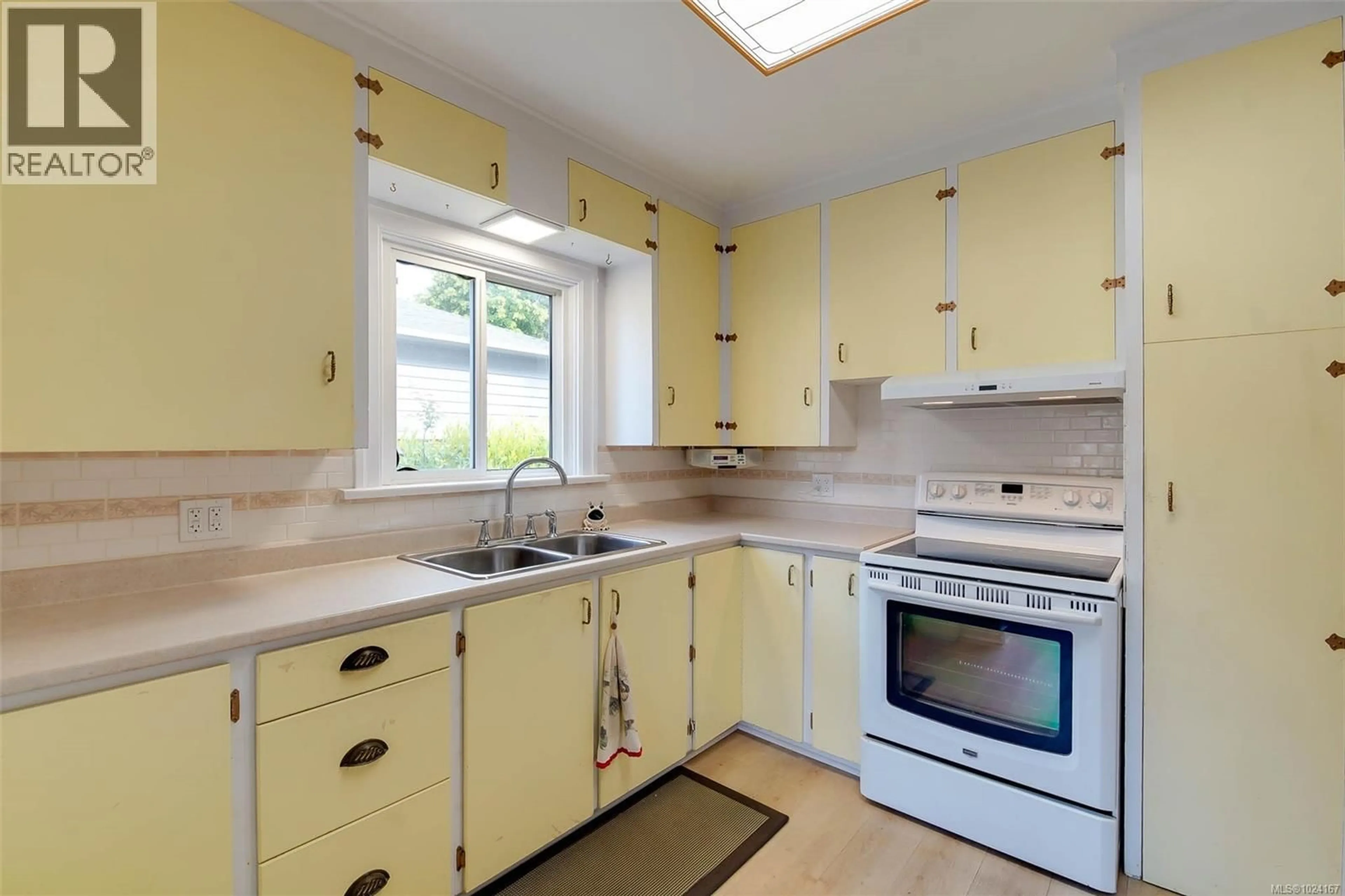 Standard kitchen, unknown for 4372 PRINCESS STREET, Port Alberni British Columbia V9Y5R1