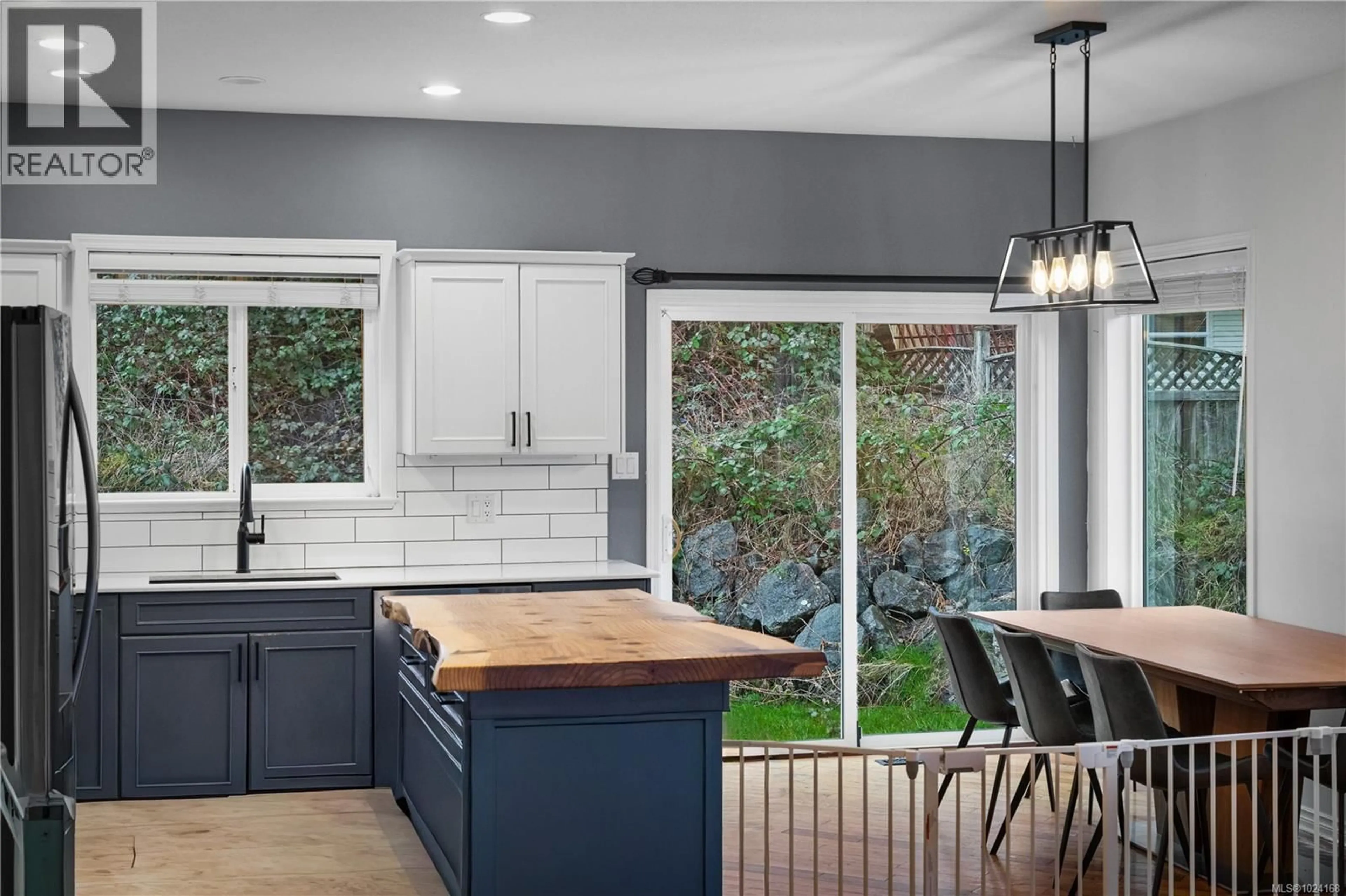 Open concept kitchen, ceramic/tile floor for 1244 BLESBOK ROAD, Campbell River British Columbia V9W7X6