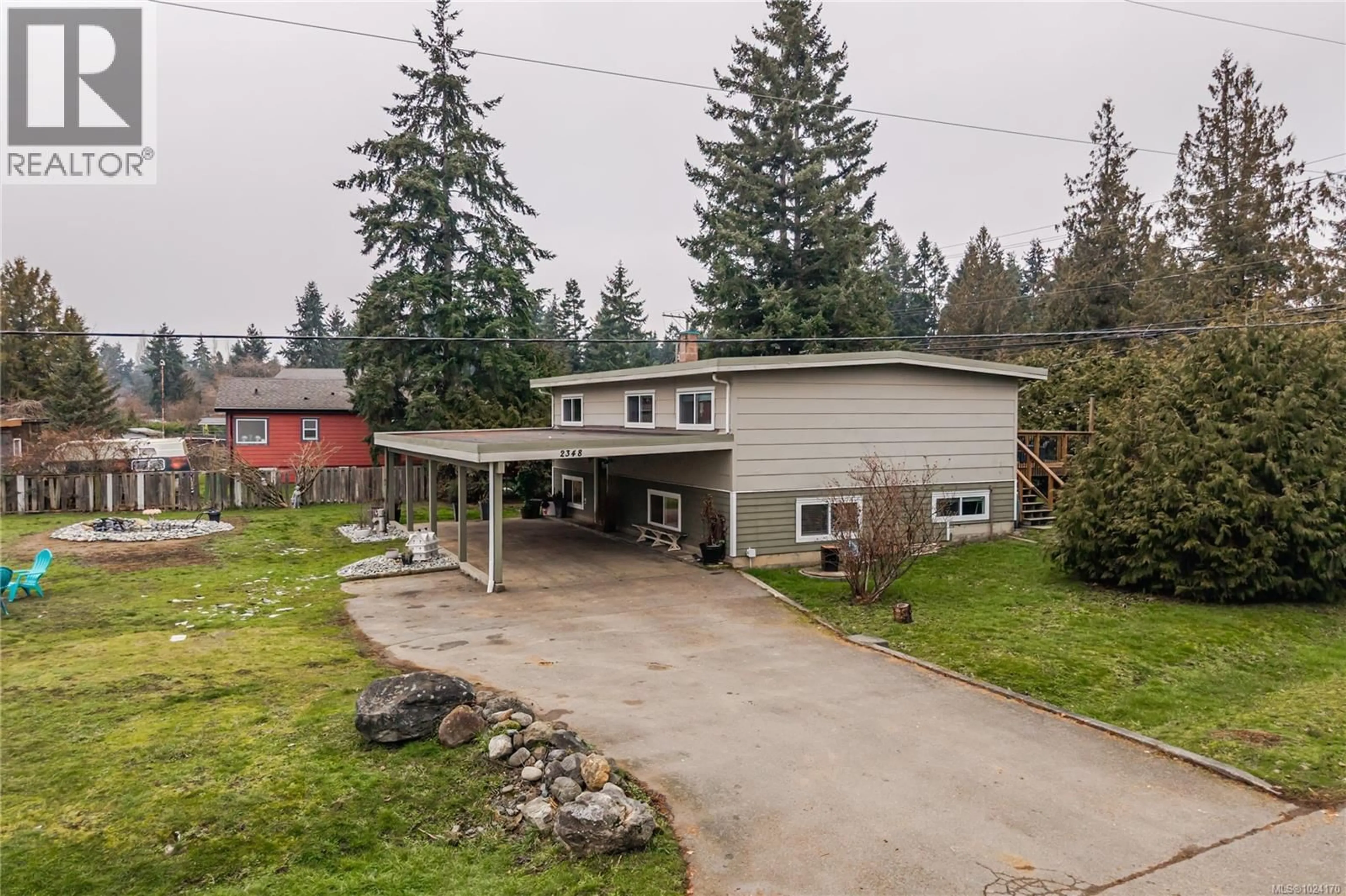 A pic from outside/outdoor area/front of a property/back of a property/a pic from drone, unknown for 2348 THOMAS PLACE, Nanaimo British Columbia V9X1W9