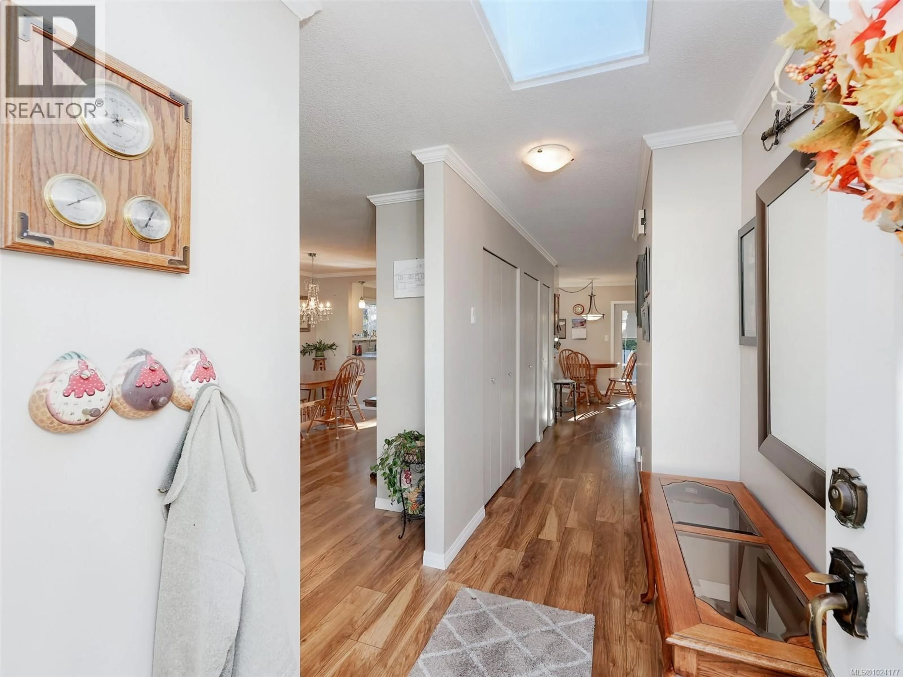 Indoor foyer for 1189 MARCHANT ROAD, Central Saanich British Columbia V8M1G7