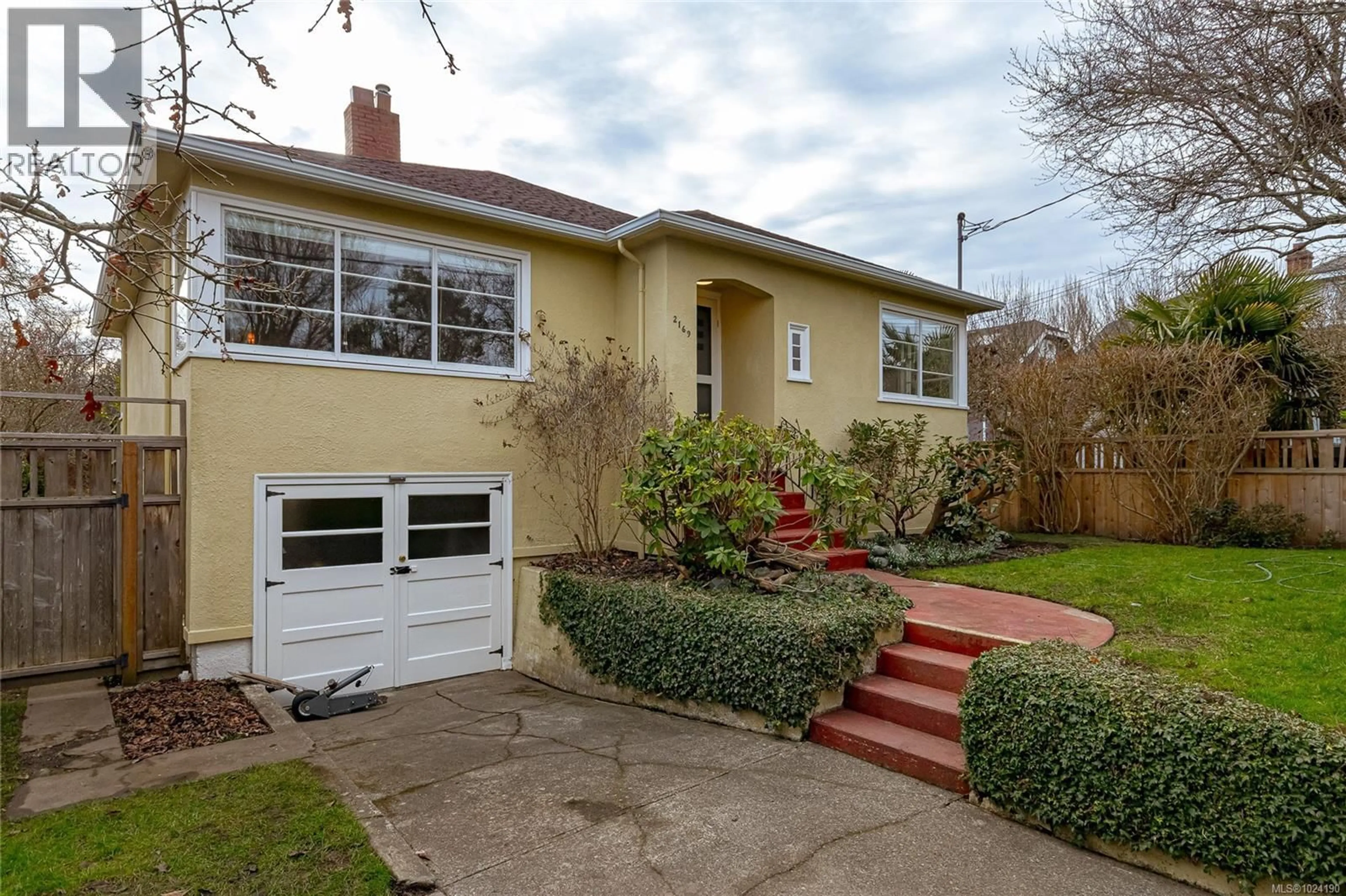 Home with brick exterior material, street for 2169 MCNEILL AVENUE, Oak Bay British Columbia V8S2Y4