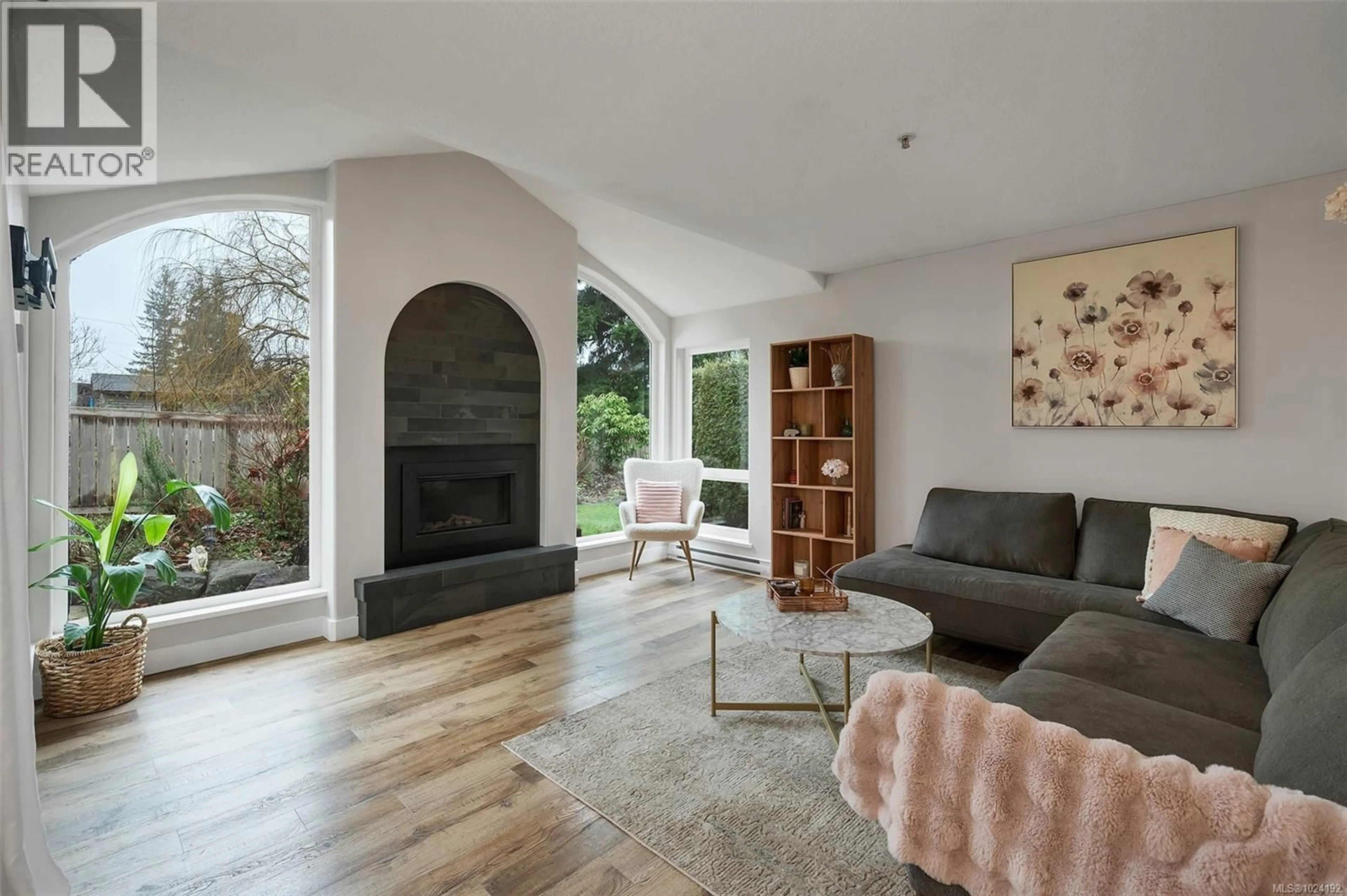 Living room with furniture, unknown for 25 - 251 MCPHEDRAN ROAD, Campbell River British Columbia V9W6W5