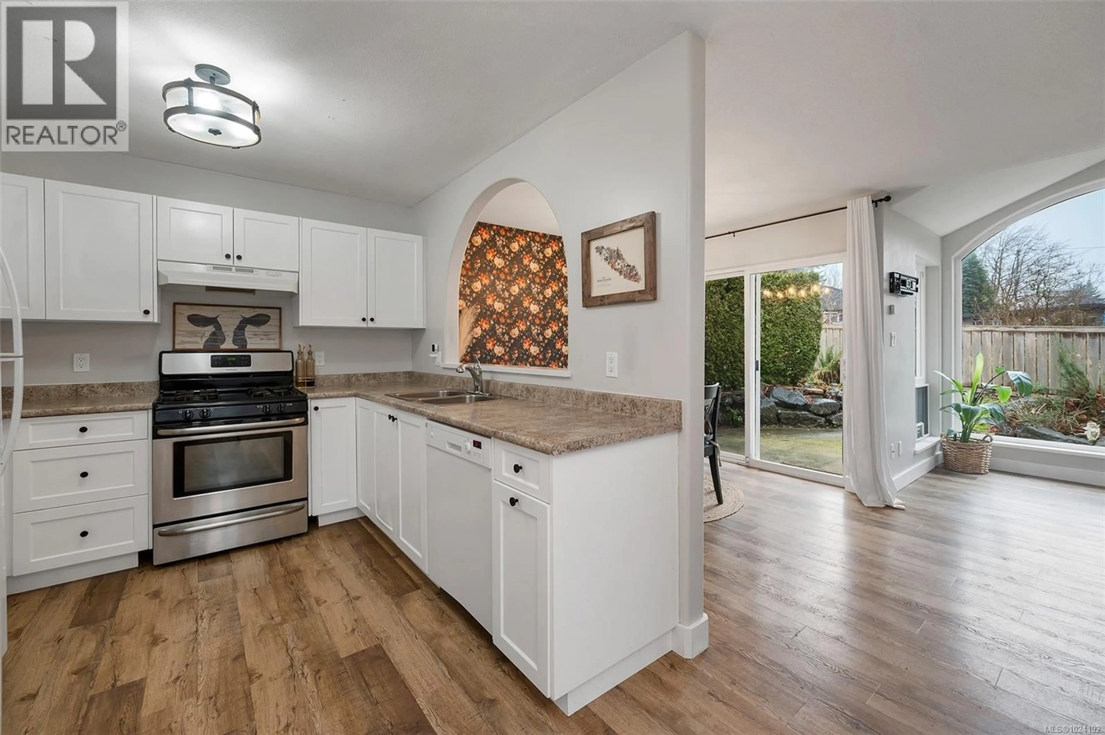 Open concept kitchen, ceramic/tile floor for 25 - 251 MCPHEDRAN ROAD, Campbell River British Columbia V9W6W5