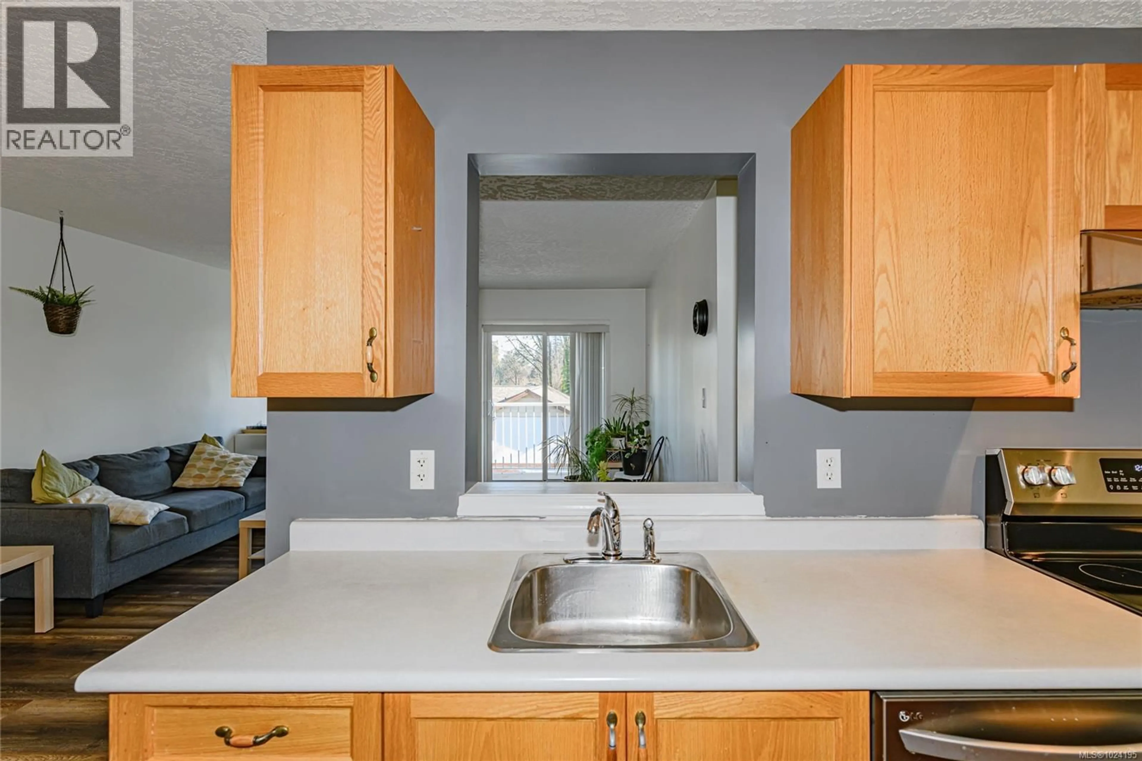 Standard kitchen, ceramic/tile floor for 307 - 3226 COWICHAN LAKE ROAD, Duncan British Columbia V9L4B9