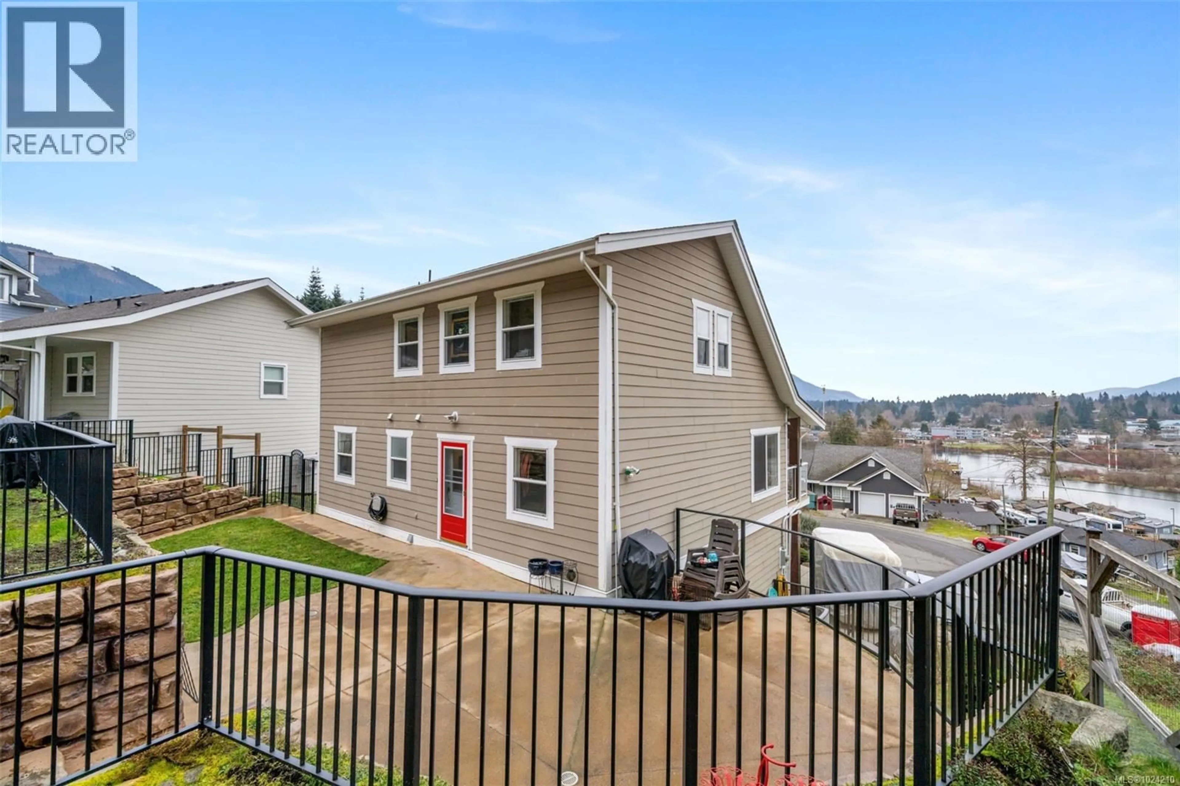 Home with vinyl exterior material, mountain view for 279 CASTLEY HEIGHTS, Lake Cowichan British Columbia V0R2G0