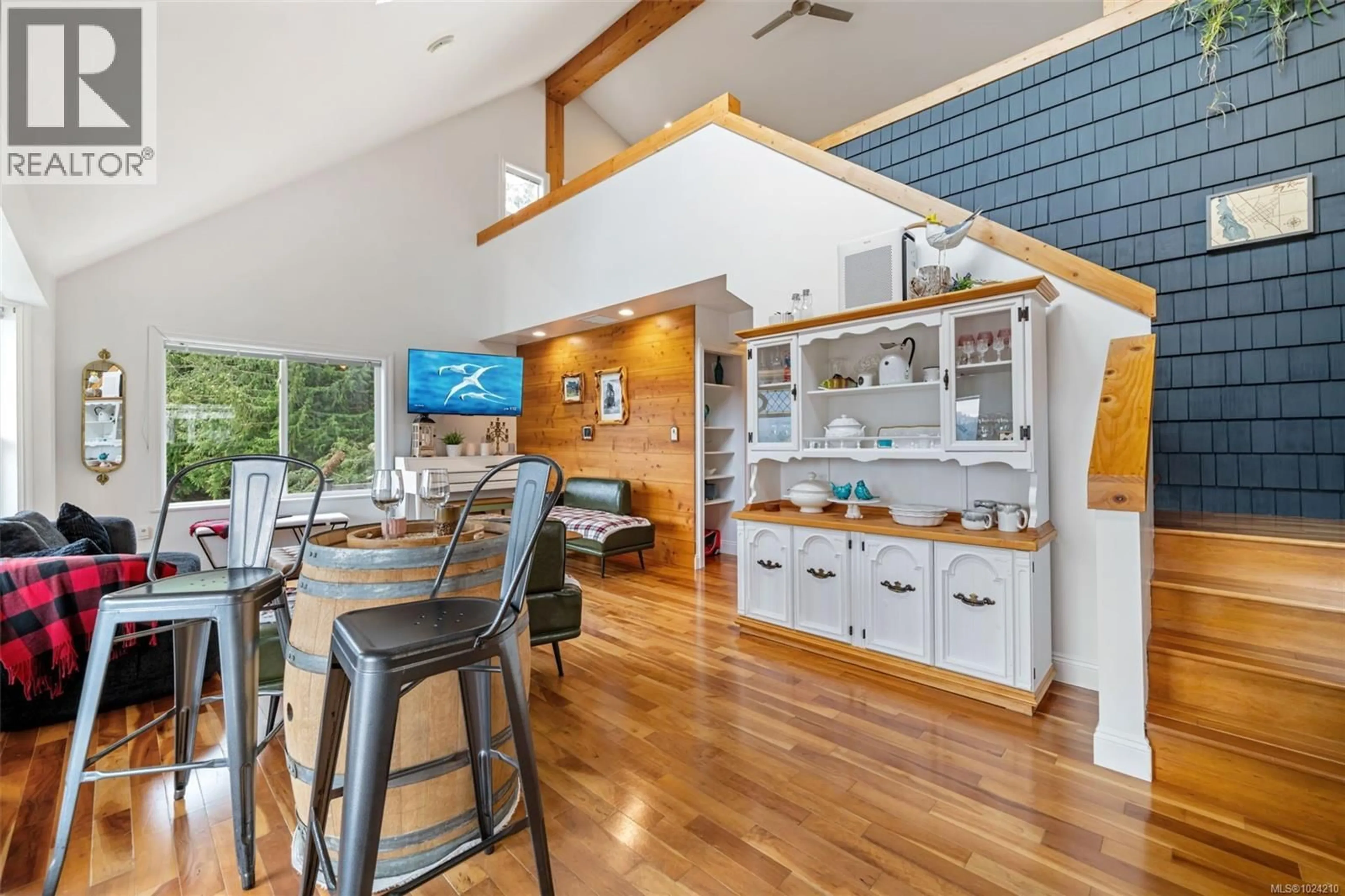 Open concept kitchen, unknown for 279 CASTLEY HEIGHTS, Lake Cowichan British Columbia V0R2G0