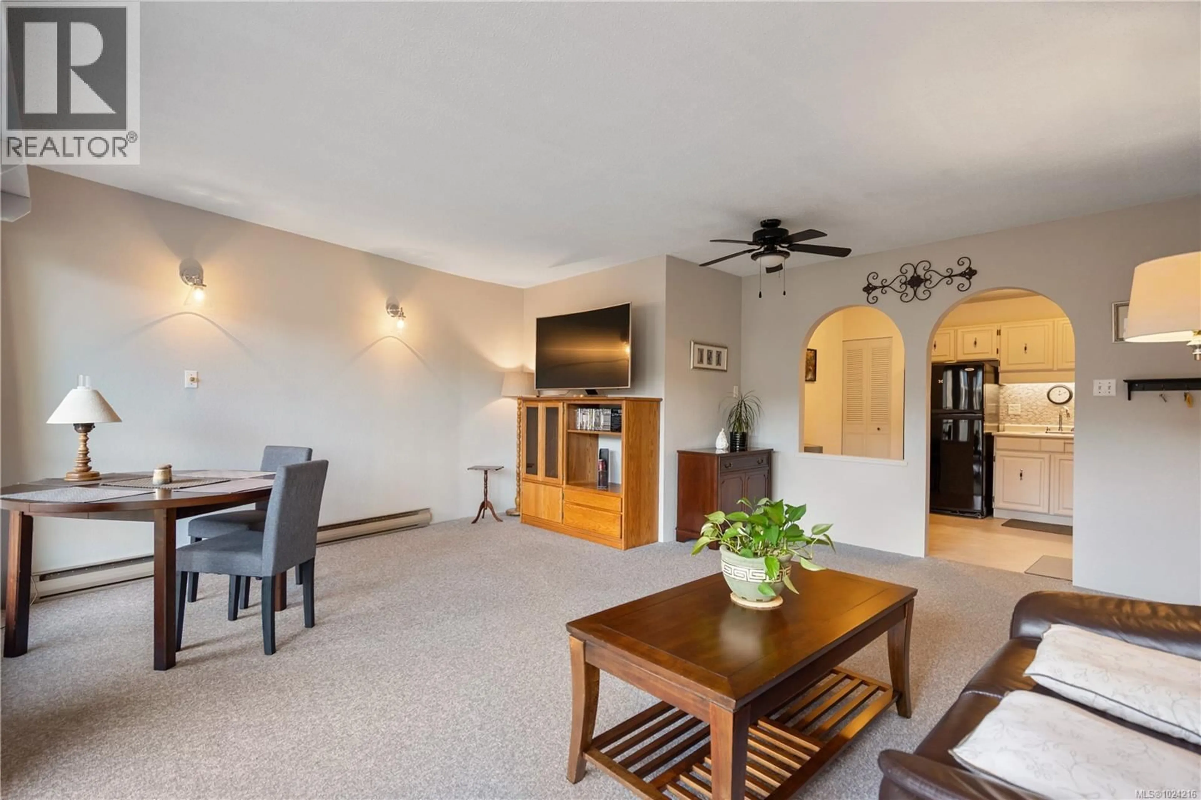 Living room with furniture, unknown for 309 - 1419 STADACONA AVENUE, Victoria British Columbia V8S5J3