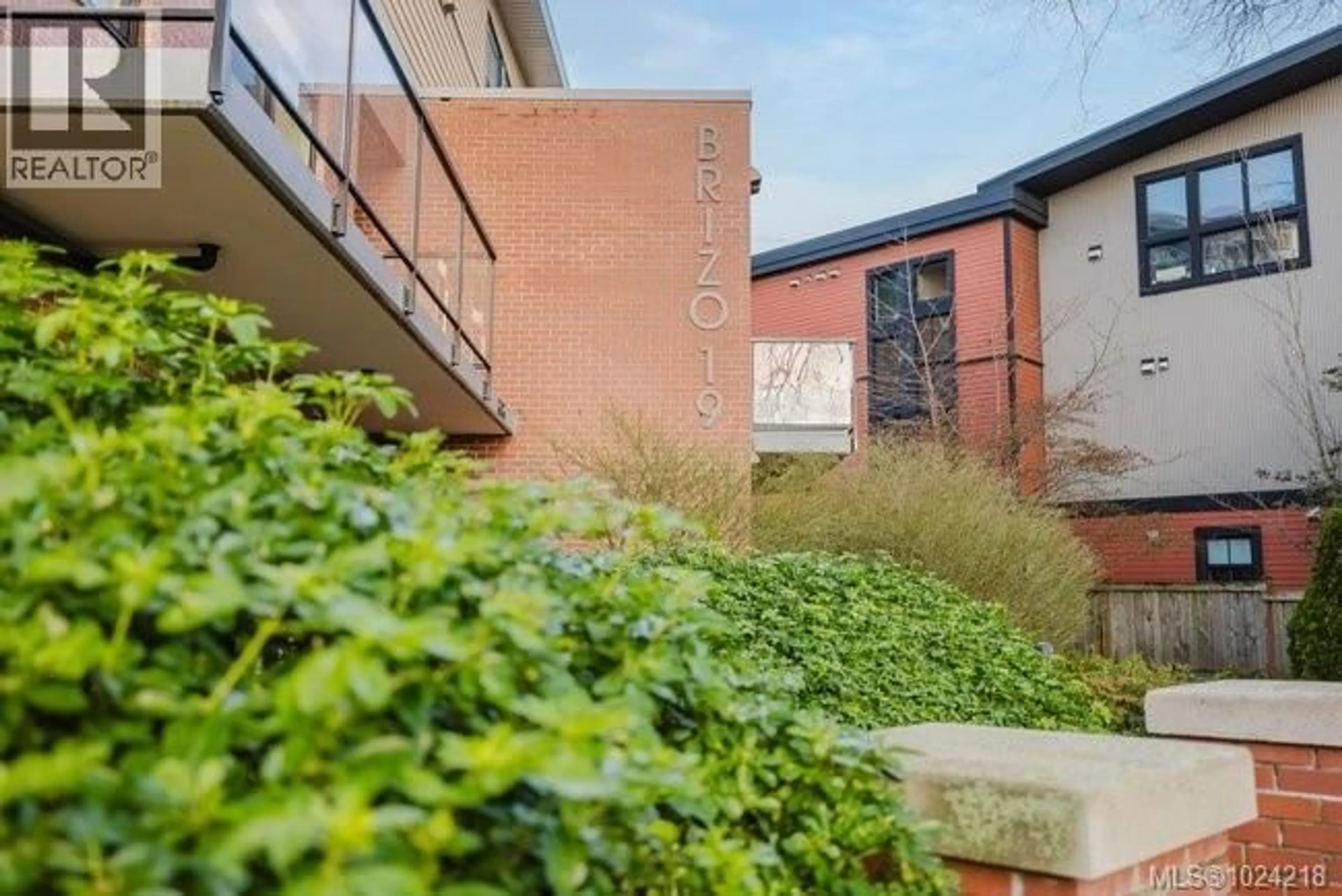 Patio, building for 201 - 606 SPEED AVENUE, Victoria British Columbia V8Z1A4