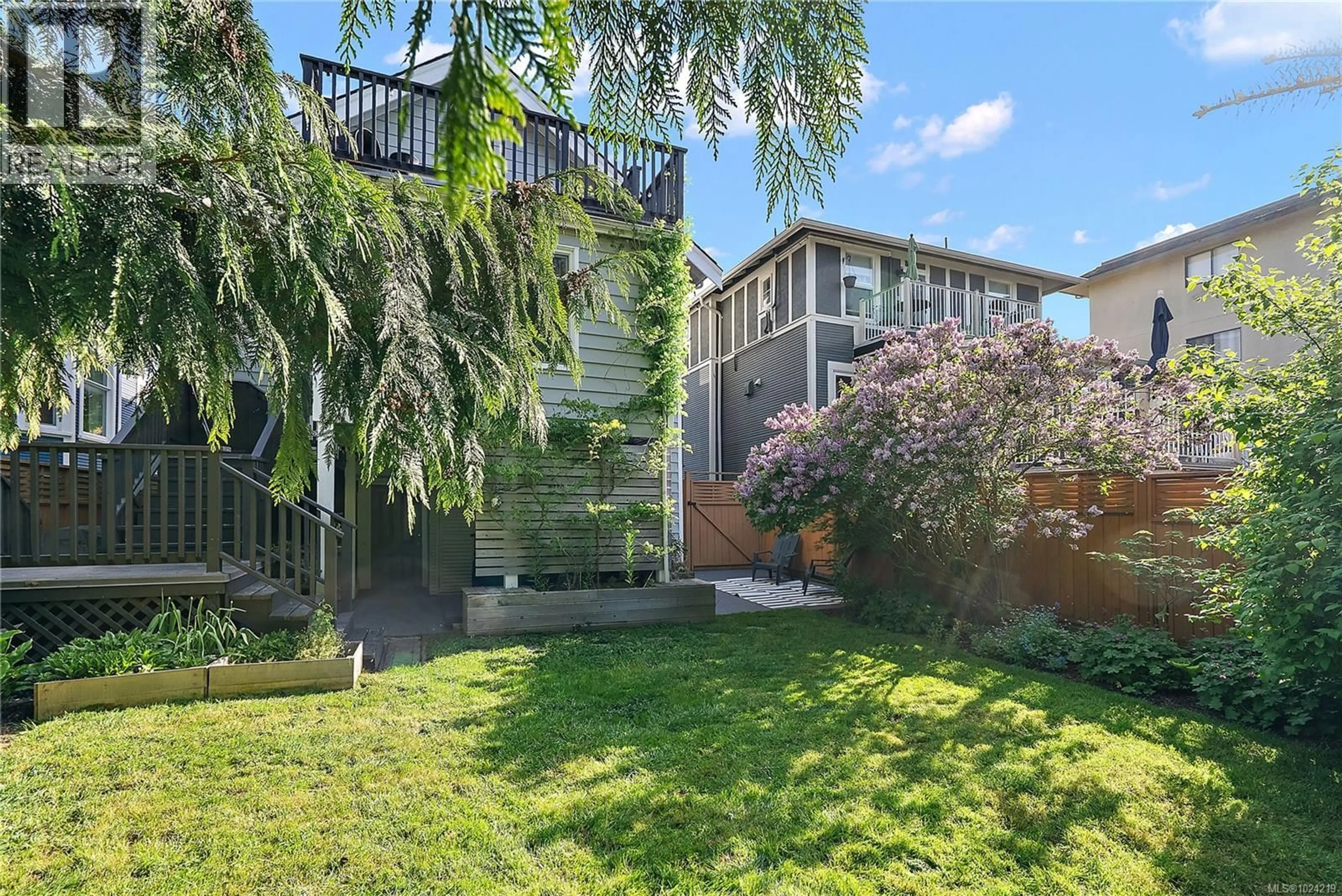 Patio, street for 329 SIMCOE STREET, Victoria British Columbia V8V1K9