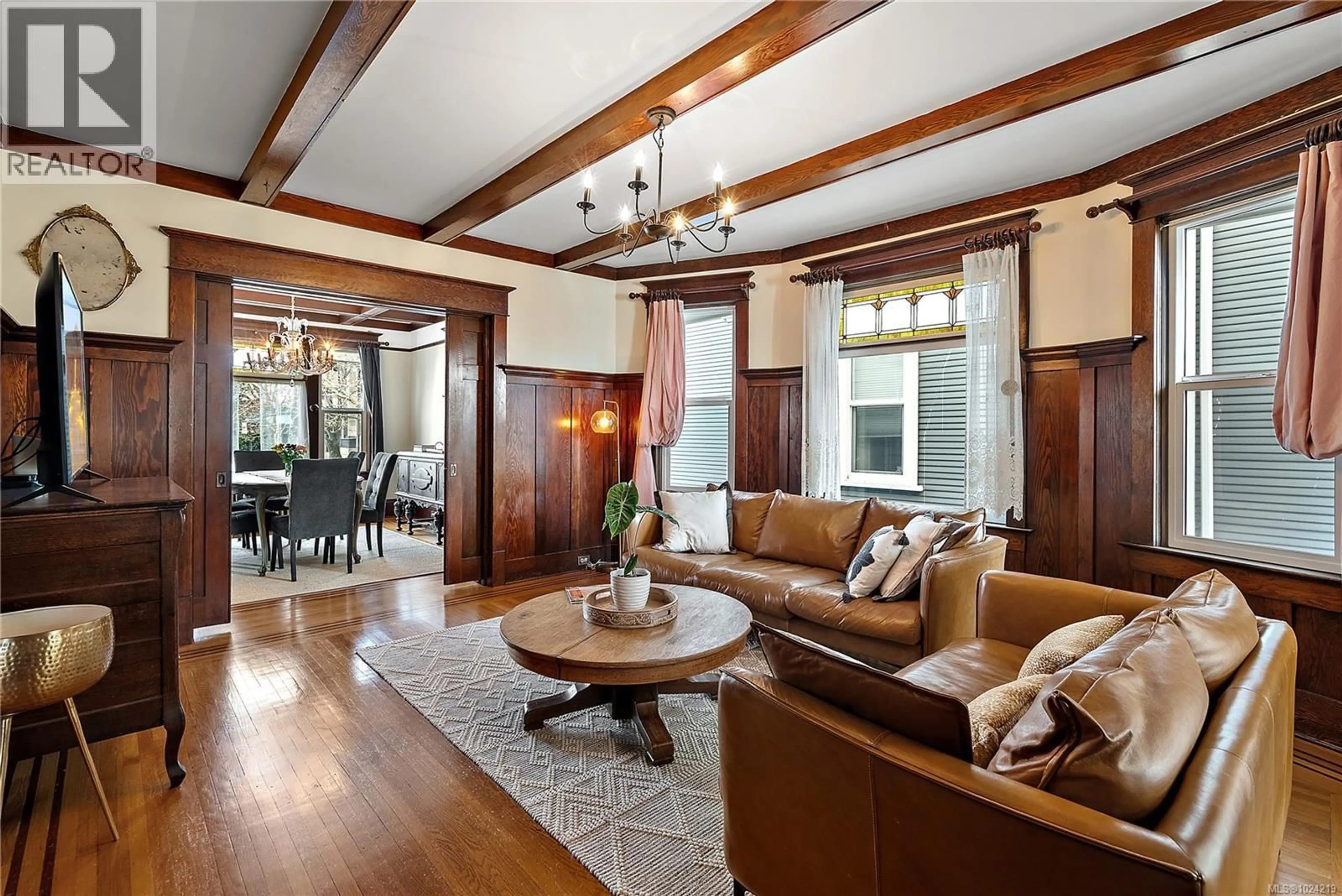 Living room with furniture, unknown for 329 SIMCOE STREET, Victoria British Columbia V8V1K9