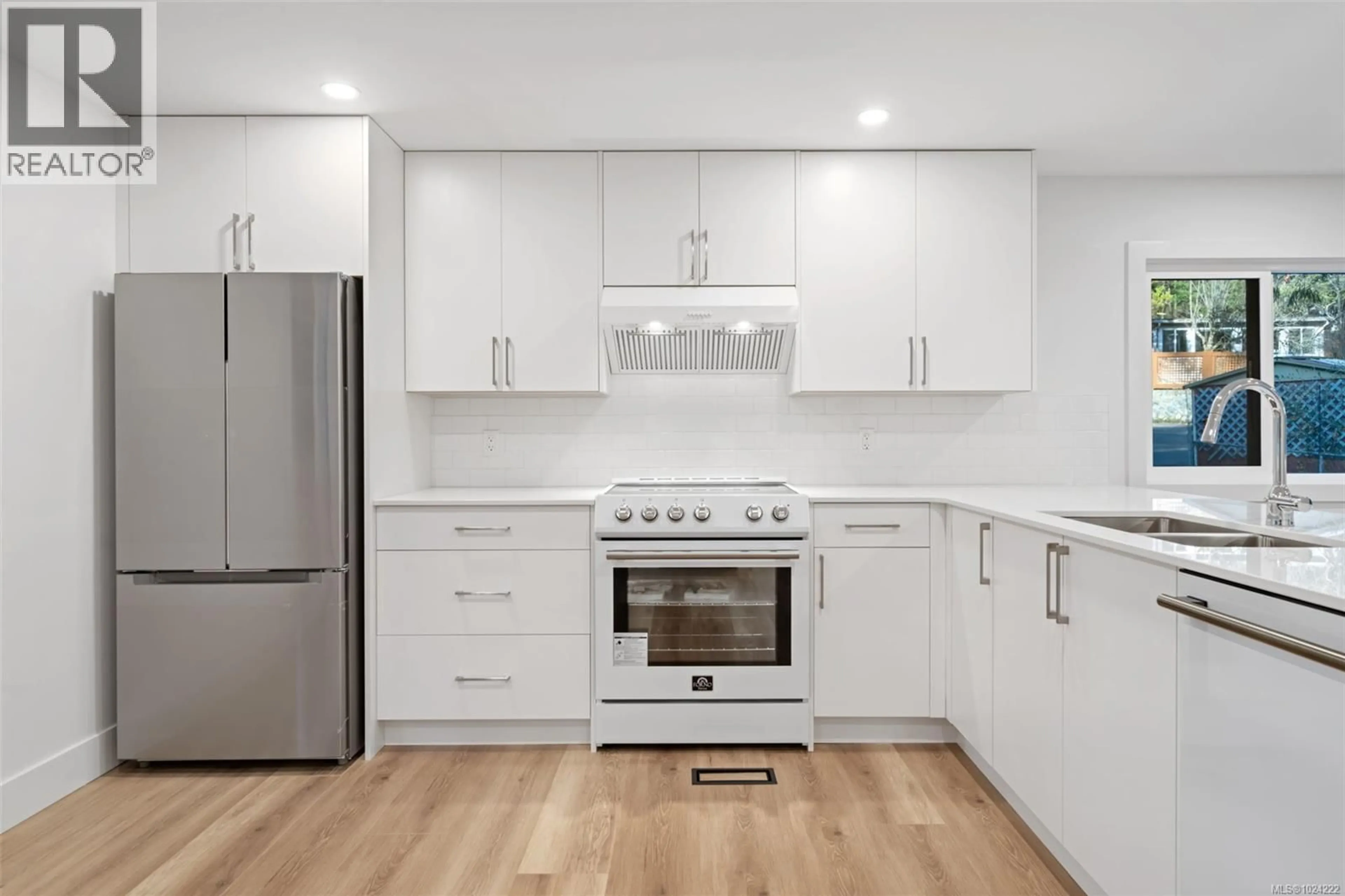 Standard kitchen, unknown for 110 - 2500 FLORENCE LAKE ROAD, Langford British Columbia V9C3T1