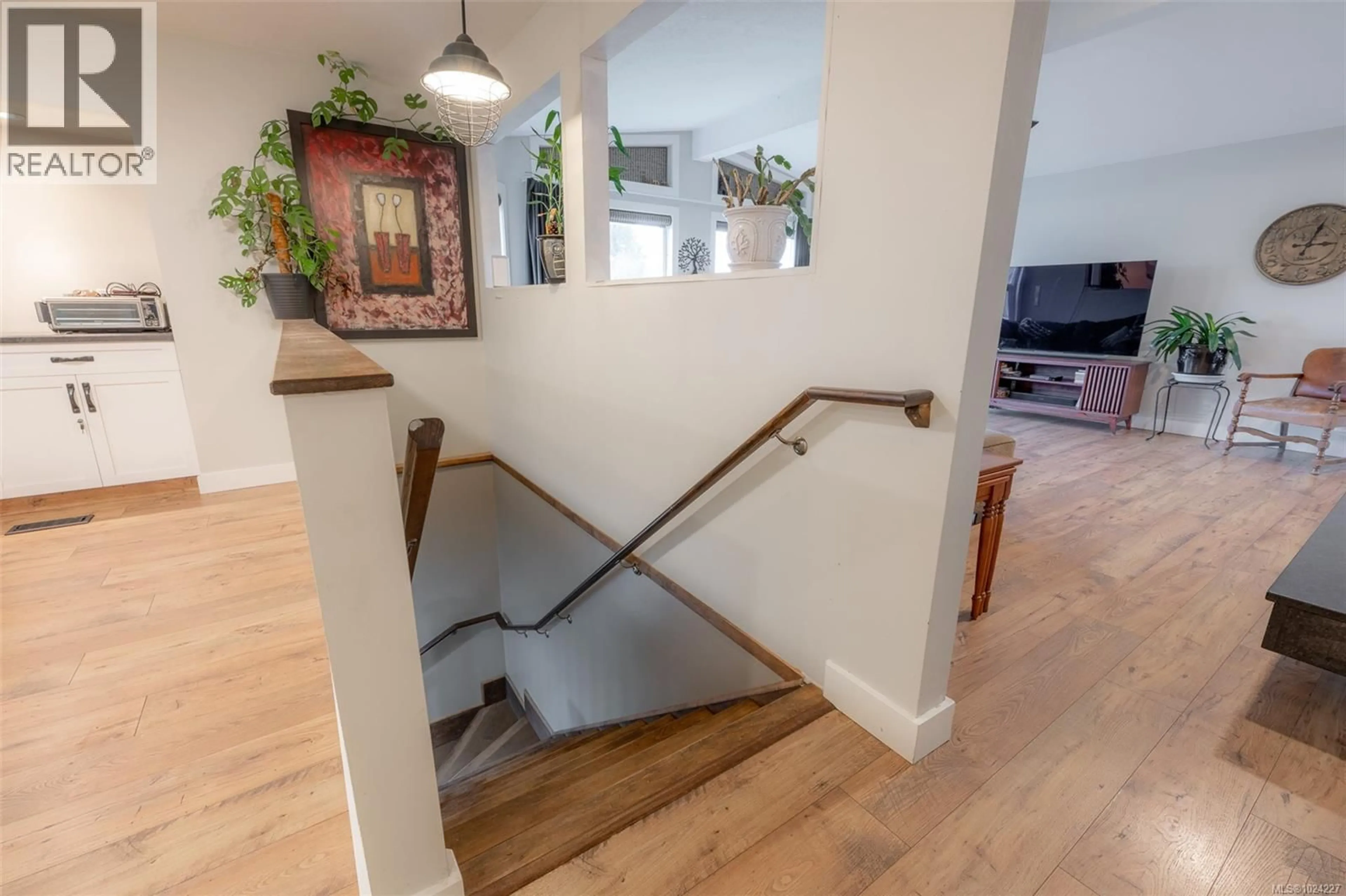 Stairs for 3055 9TH AVENUE, Port Alberni British Columbia V9Y2M1