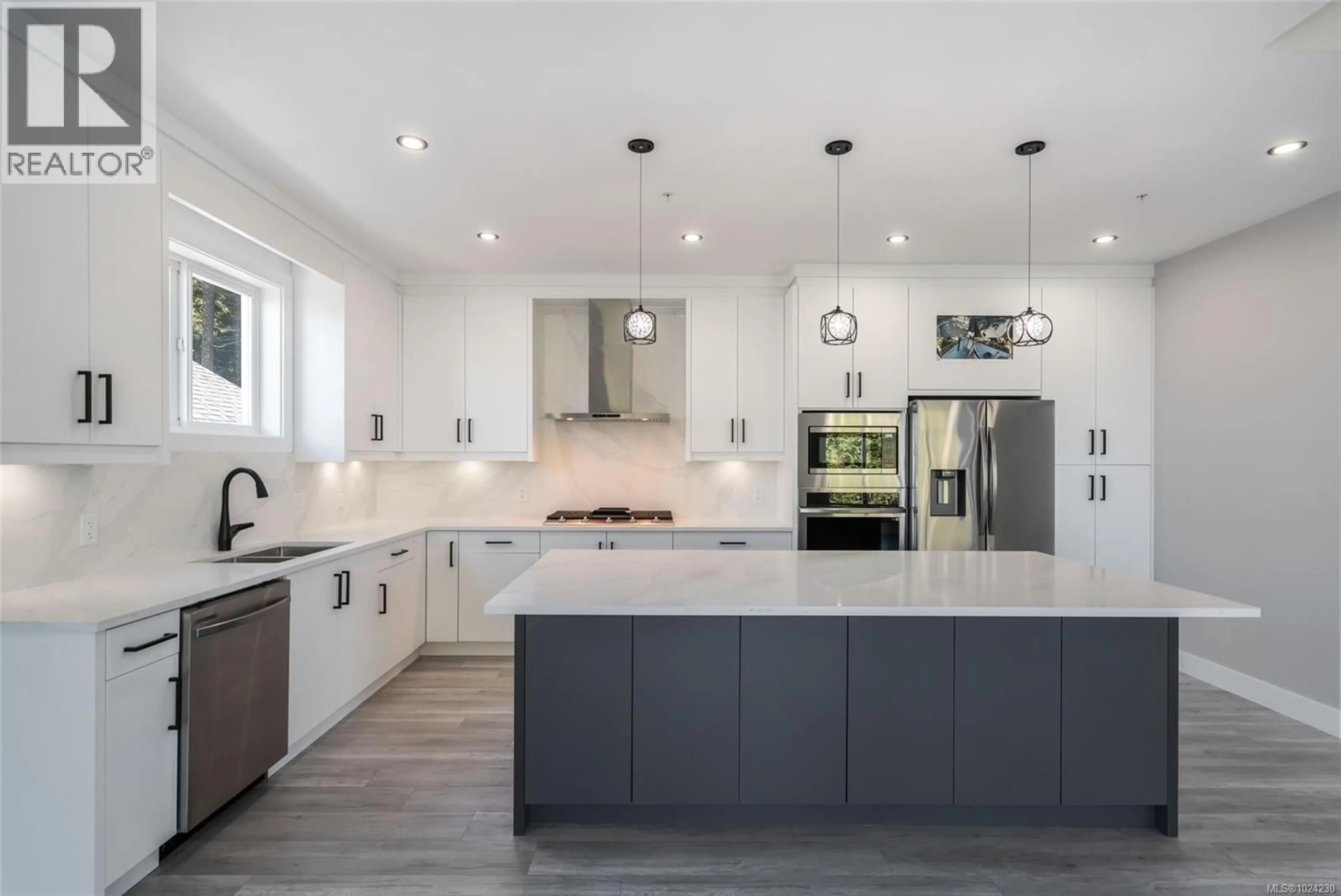 Contemporary kitchen, unknown for 124 HAWK POINT ROAD, Nanaimo British Columbia V9T5W2