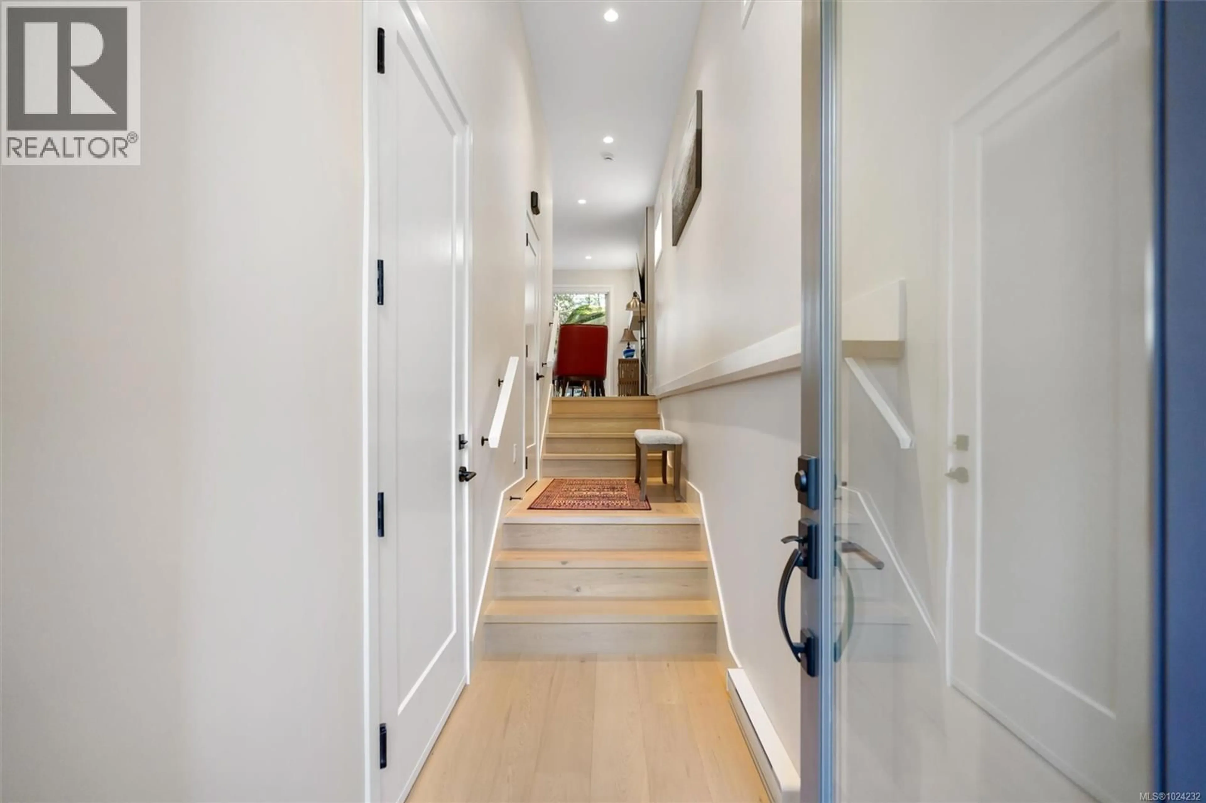 Indoor entryway for 18 - 3921 OLYMPIAN WAY, Colwood British Columbia V9C0T1