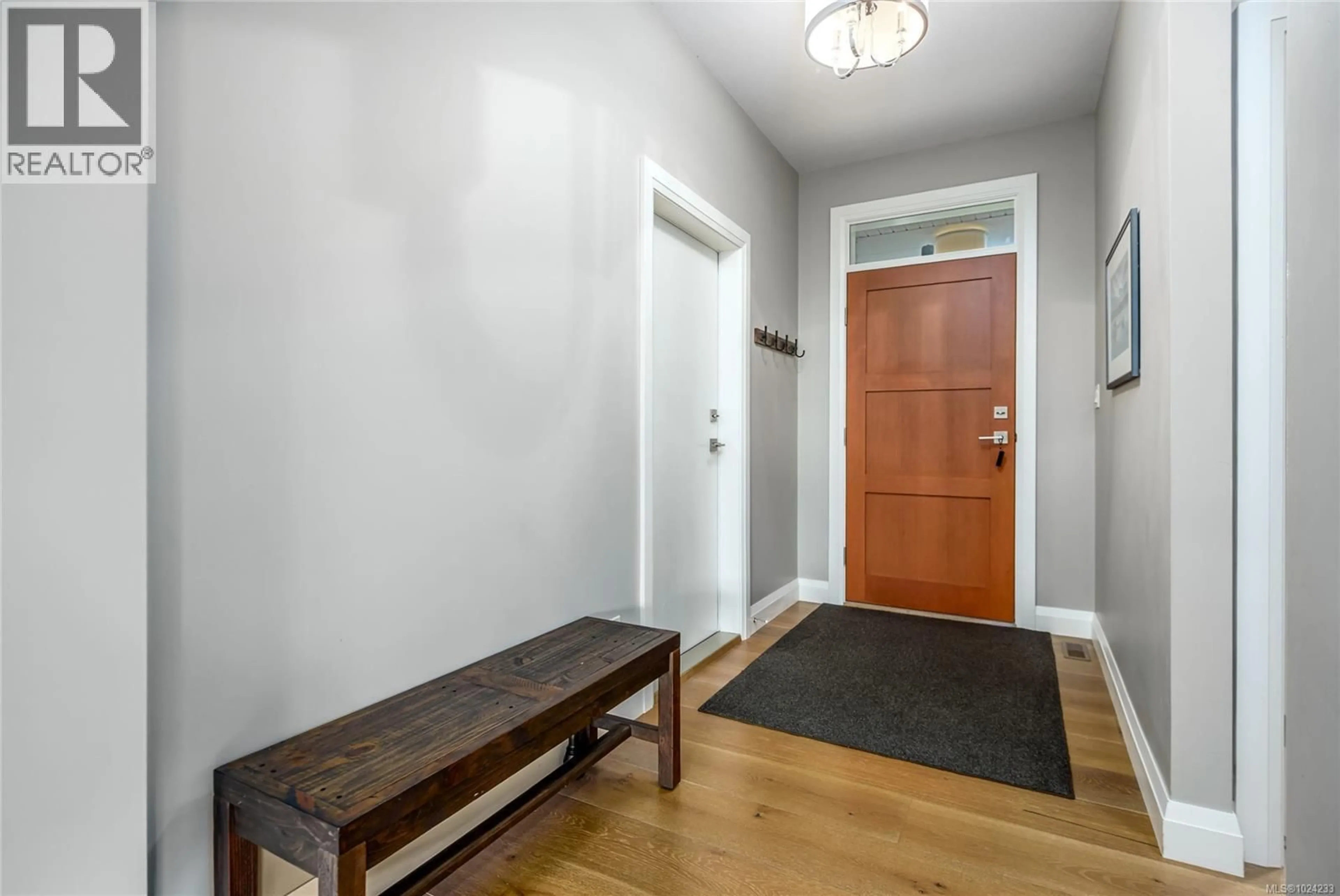 Indoor entryway for 109 - 2828 BRISTOL WAY, Courtenay British Columbia V9N0C5