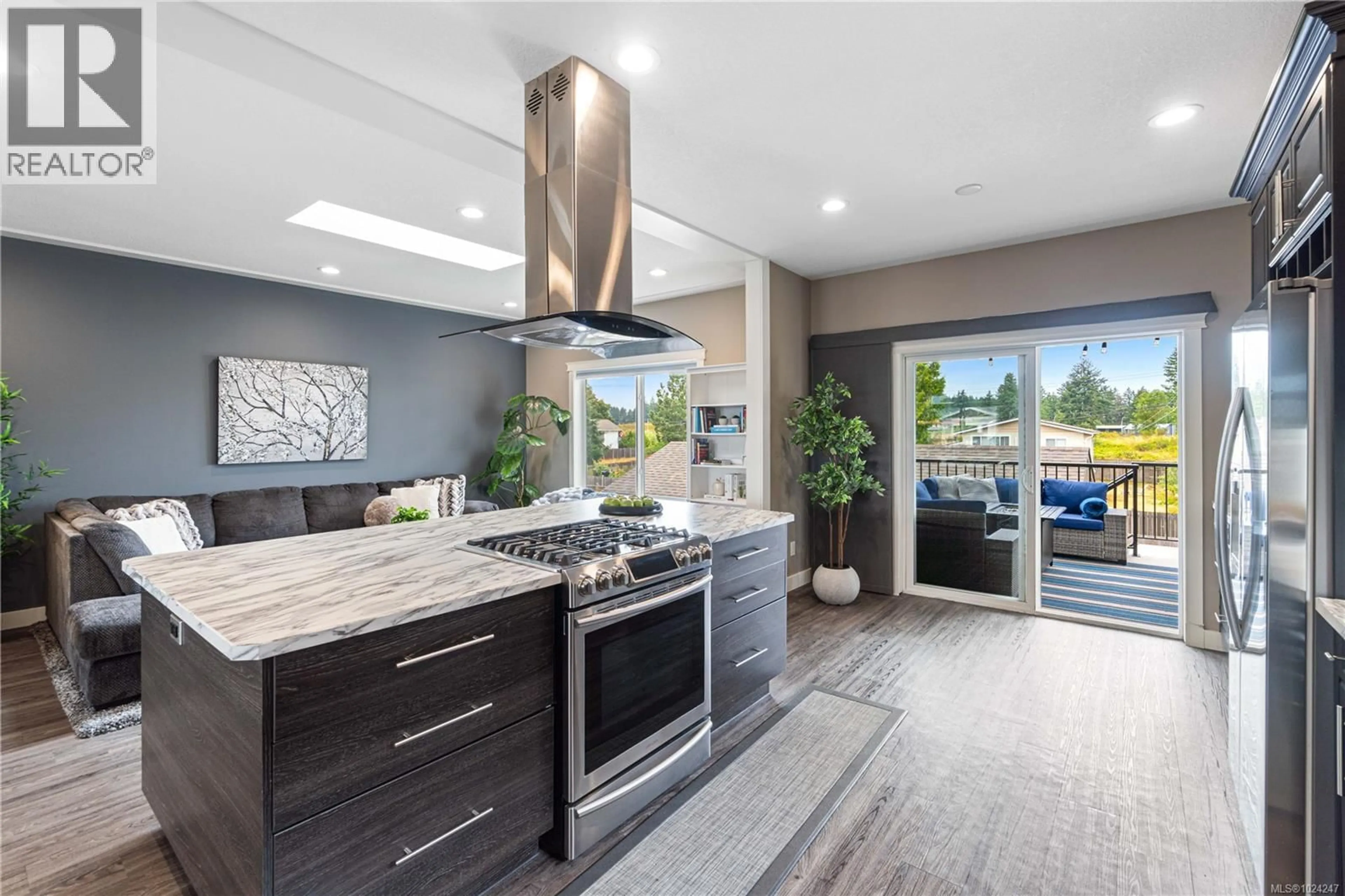 Contemporary kitchen, ceramic/tile floor for 2148 LARK CRESCENT, Nanaimo British Columbia V9S5J8