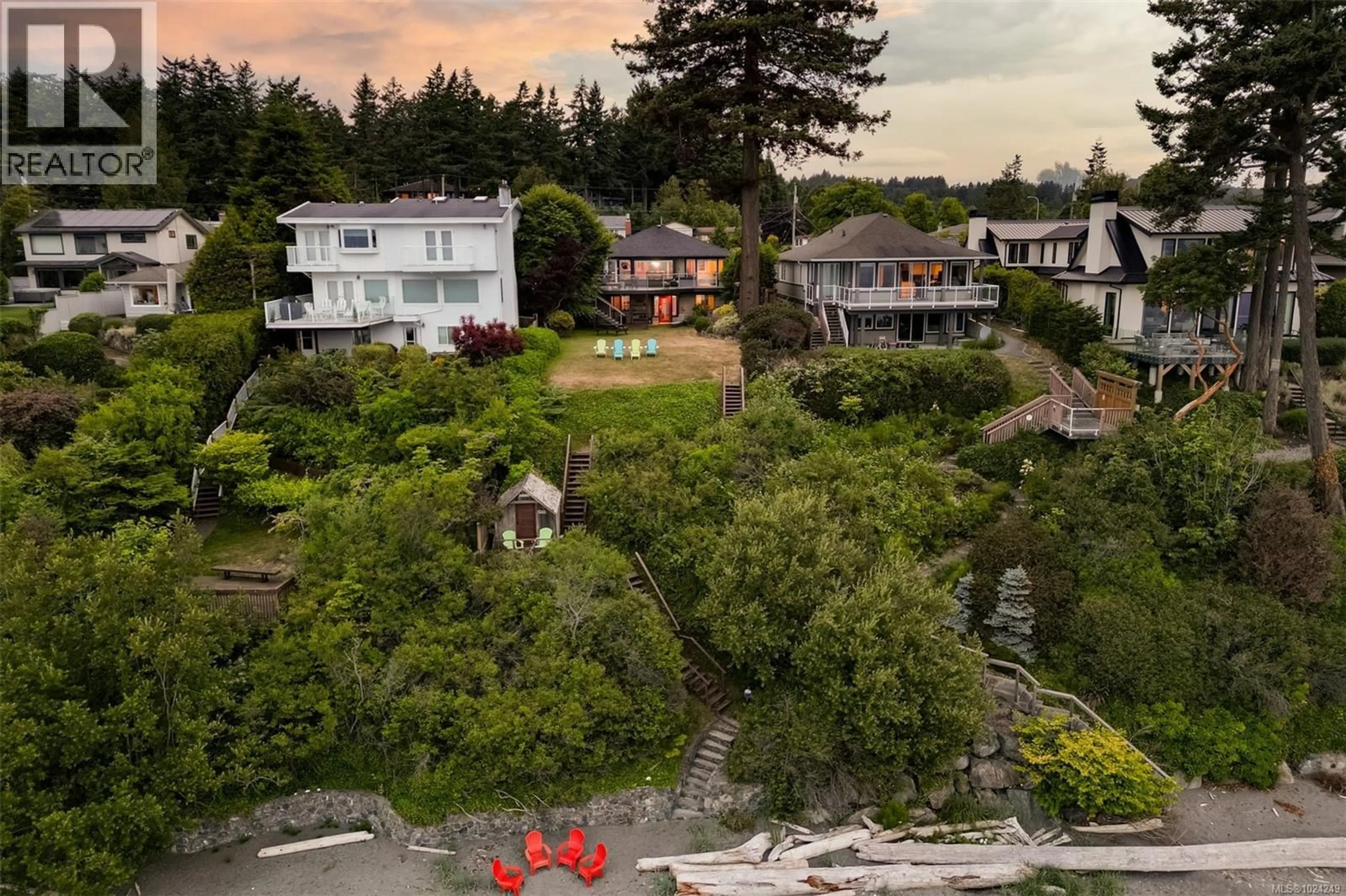 A pic from outside/outdoor area/front of a property/back of a property/a pic from drone, water/lake/river/ocean view for 5299 PARKER AVENUE, Saanich British Columbia V8Y2N1