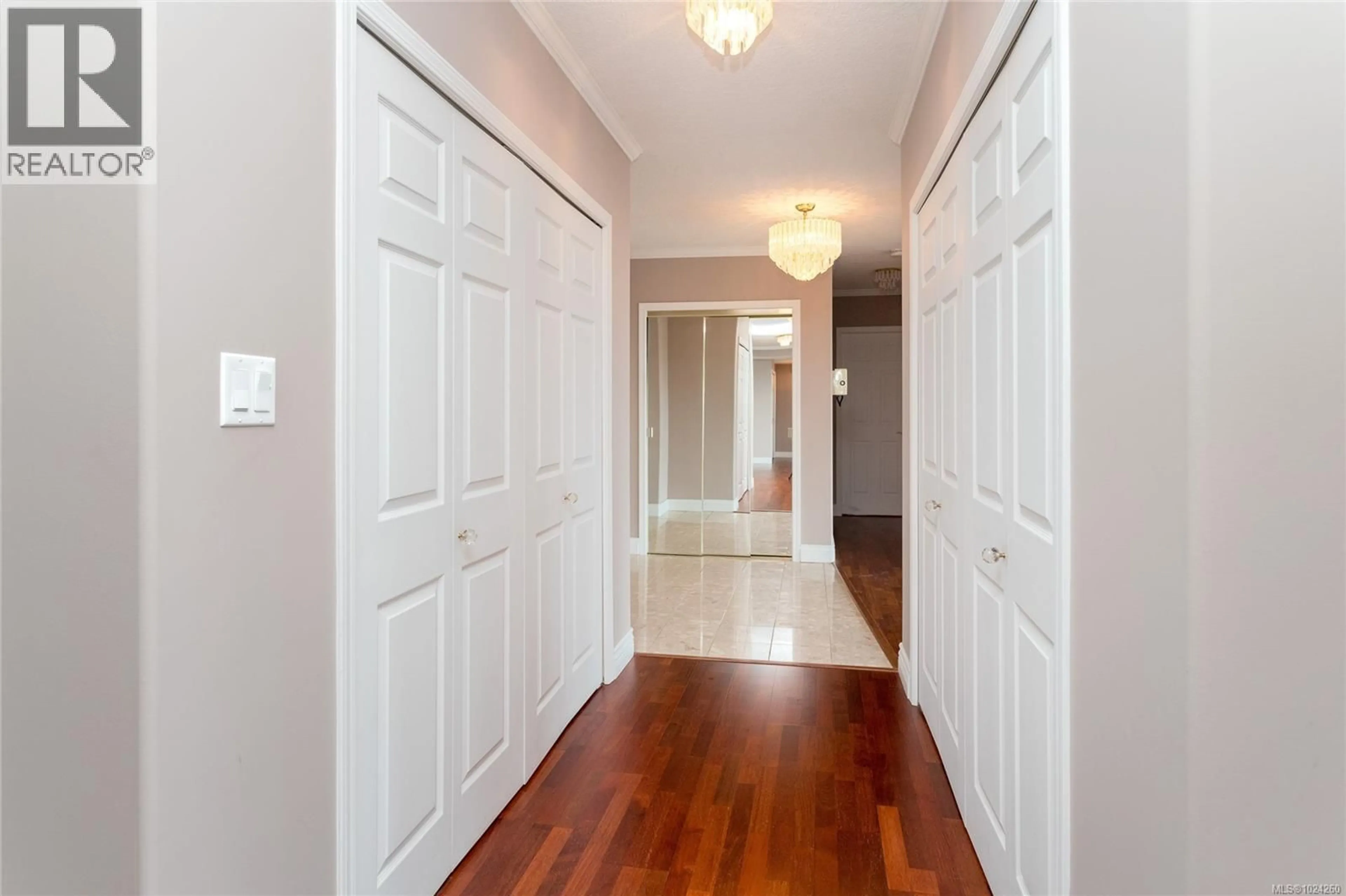 Indoor entryway for 5407 - 2829 ARBUTUS ROAD, Saanich British Columbia V8N5X5