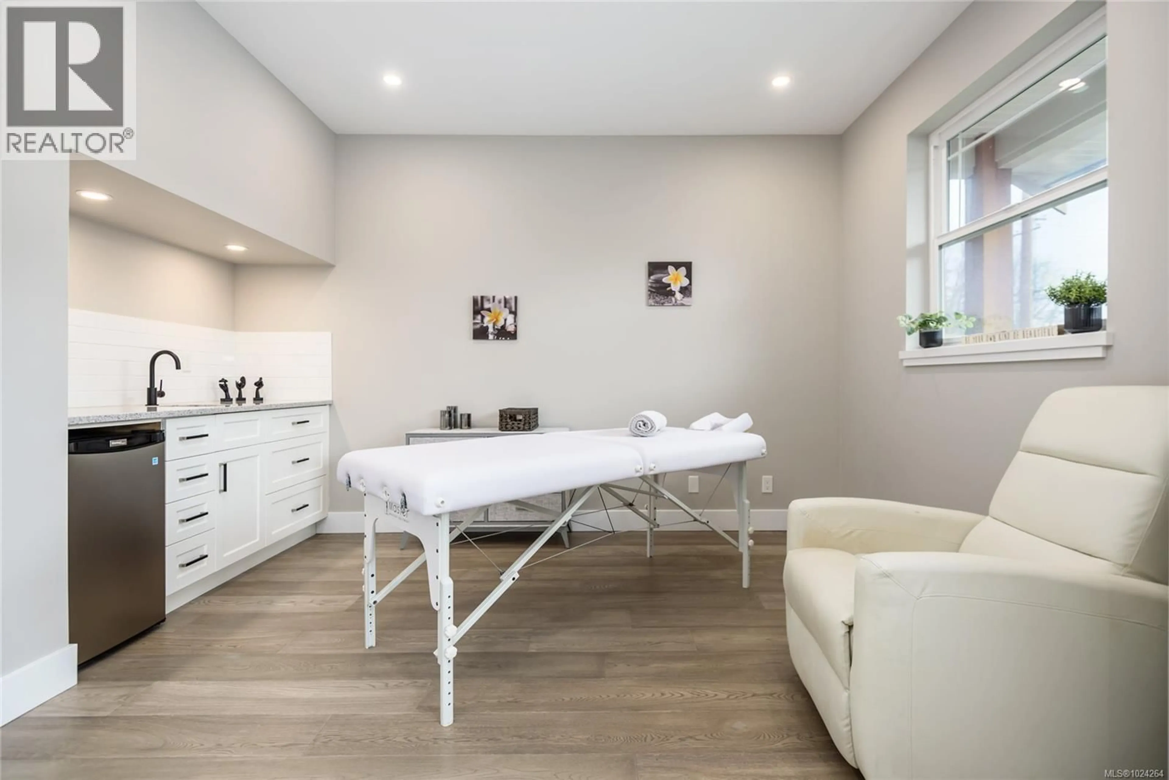 A pic of a room for 649 5TH STREET, Courtenay British Columbia V9N1K5