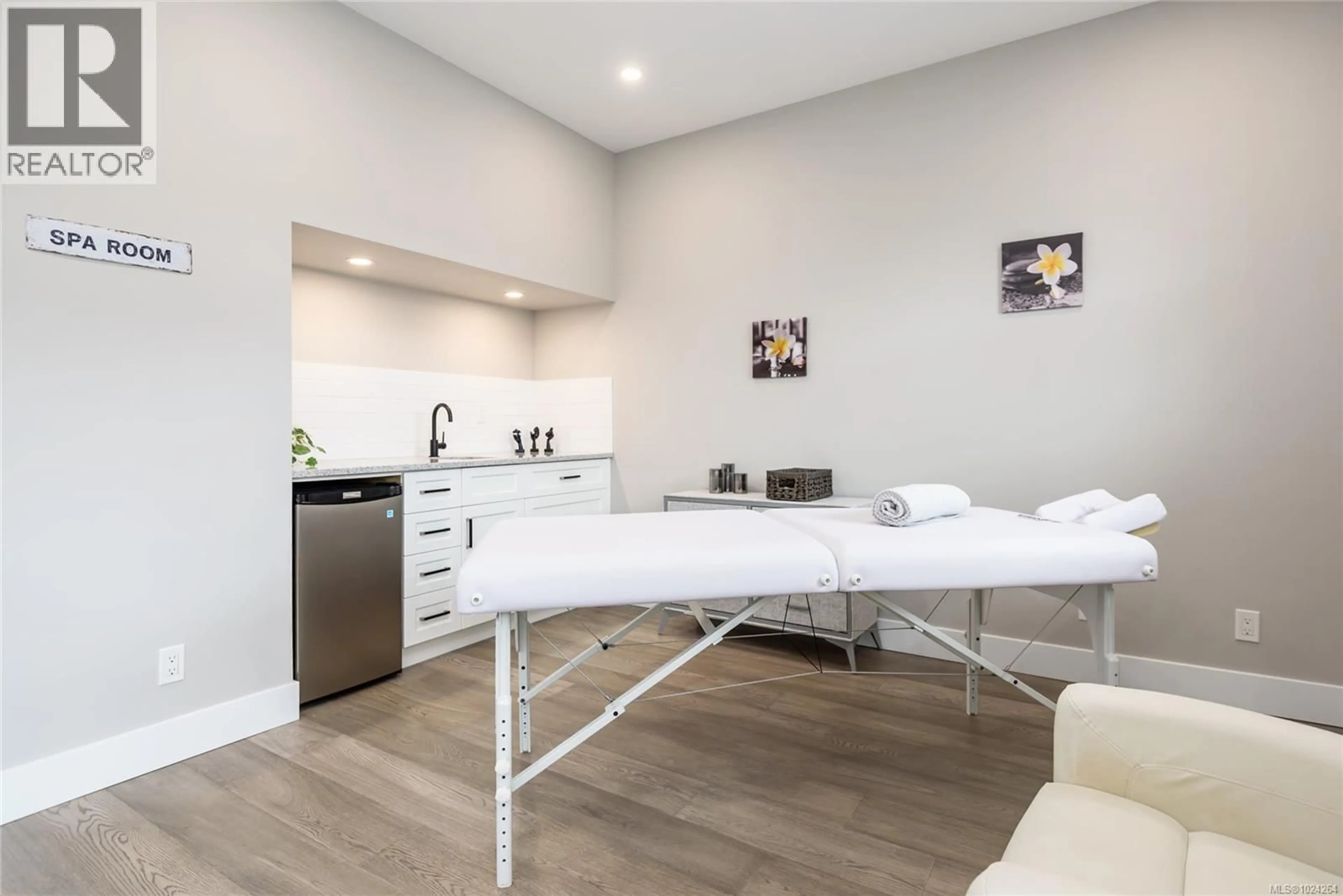 A pic of a room for 649 5TH STREET, Courtenay British Columbia V9N1K5