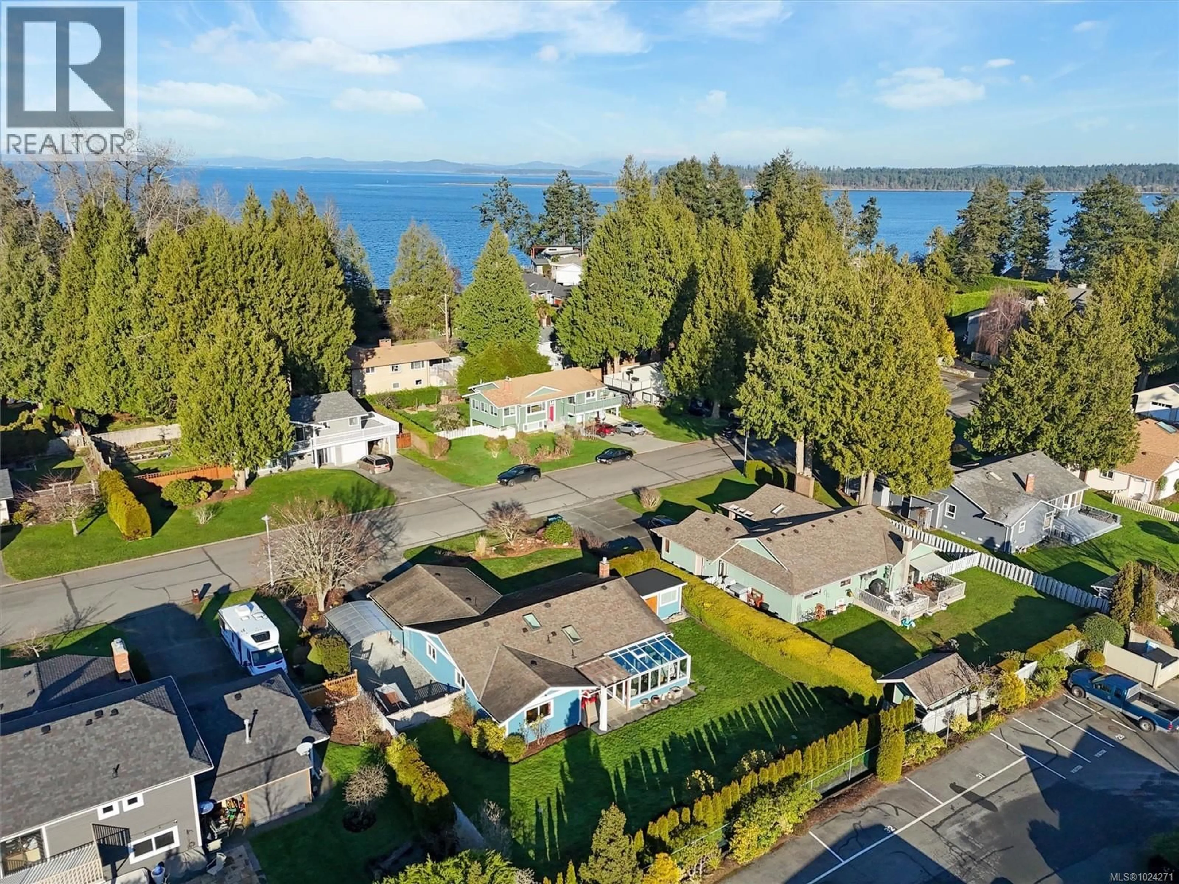 A pic from outside/outdoor area/front of a property/back of a property/a pic from drone, water/lake/river/ocean view for 2617 LANCELOT PLACE, Central Saanich British Columbia V8M1V2