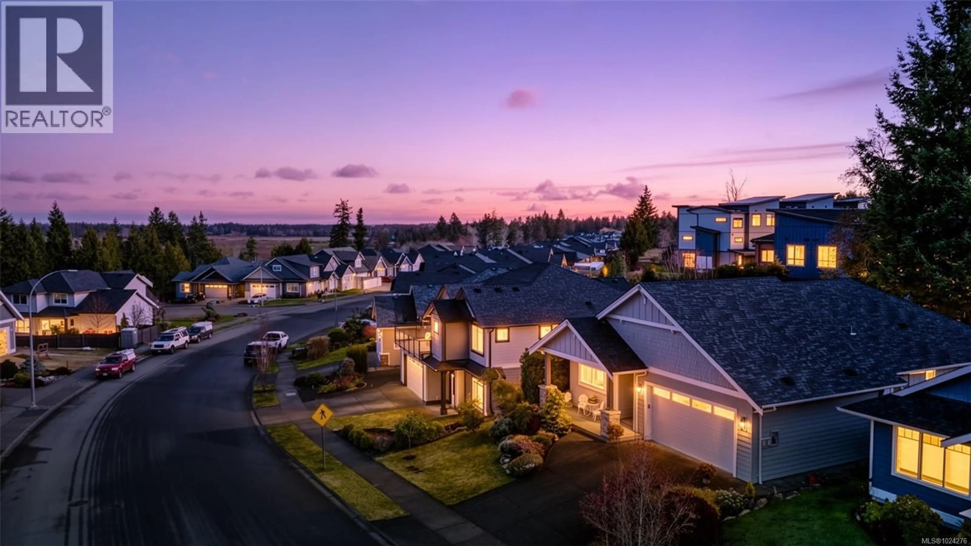 A pic from outside/outdoor area/front of a property/back of a property/a pic from drone, unknown for 1151 CROWN ISLE BOULEVARD, Courtenay British Columbia V9N0E1