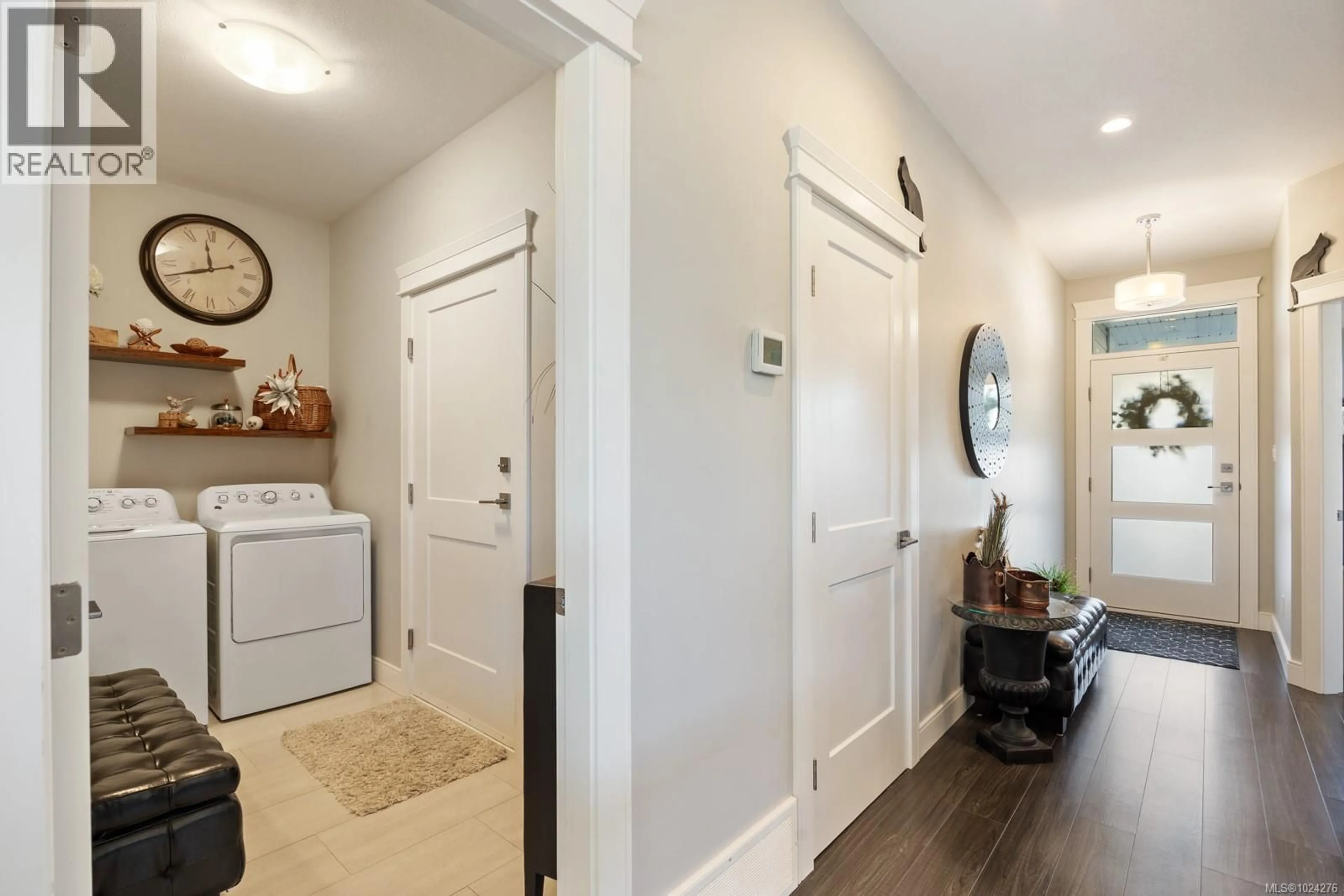 Indoor entryway for 1151 CROWN ISLE BOULEVARD, Courtenay British Columbia V9N0E1