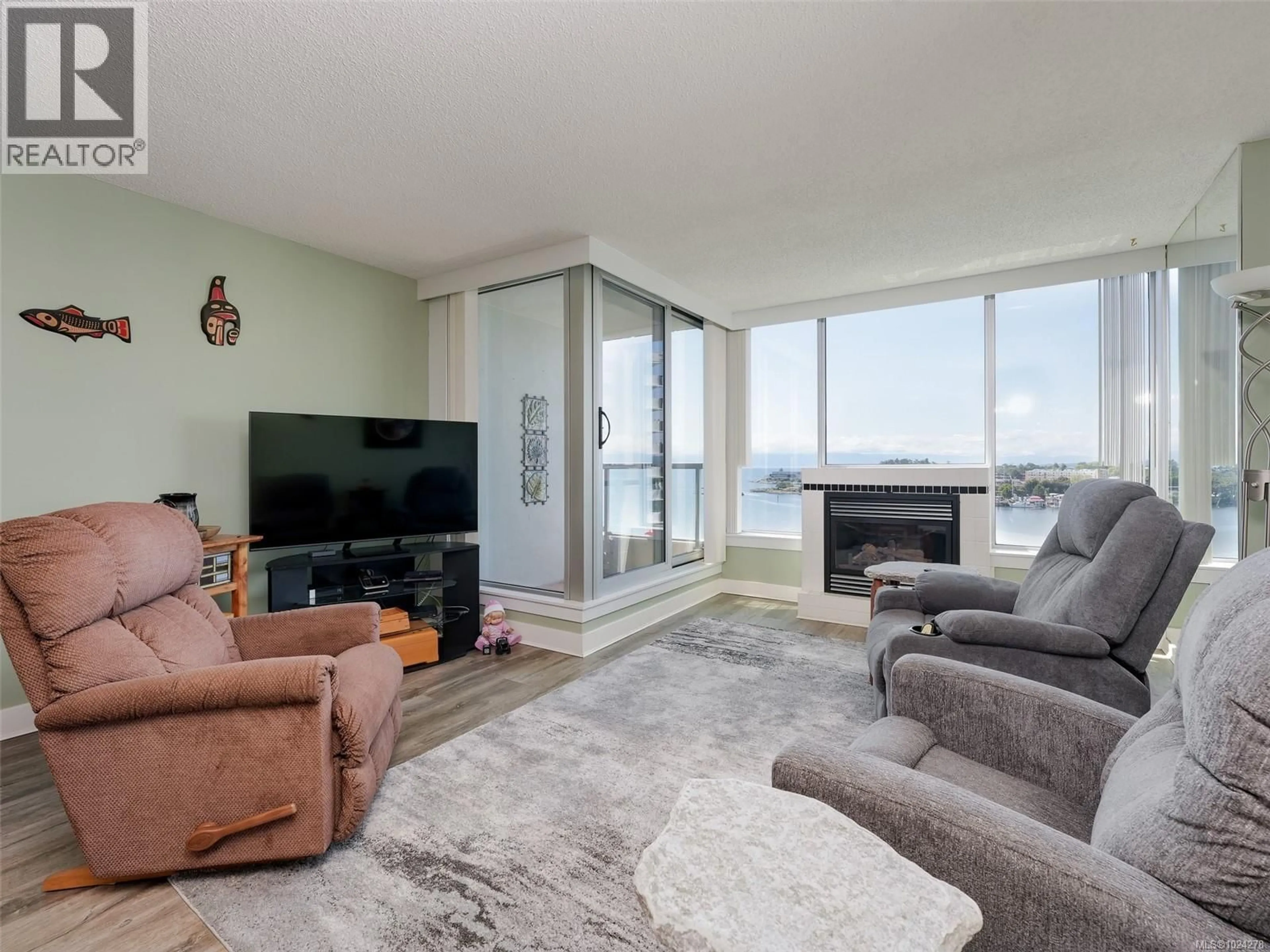 Living room with furniture, unknown for 905 - 325 MAITLAND STREET, Victoria British Columbia V9A7E9