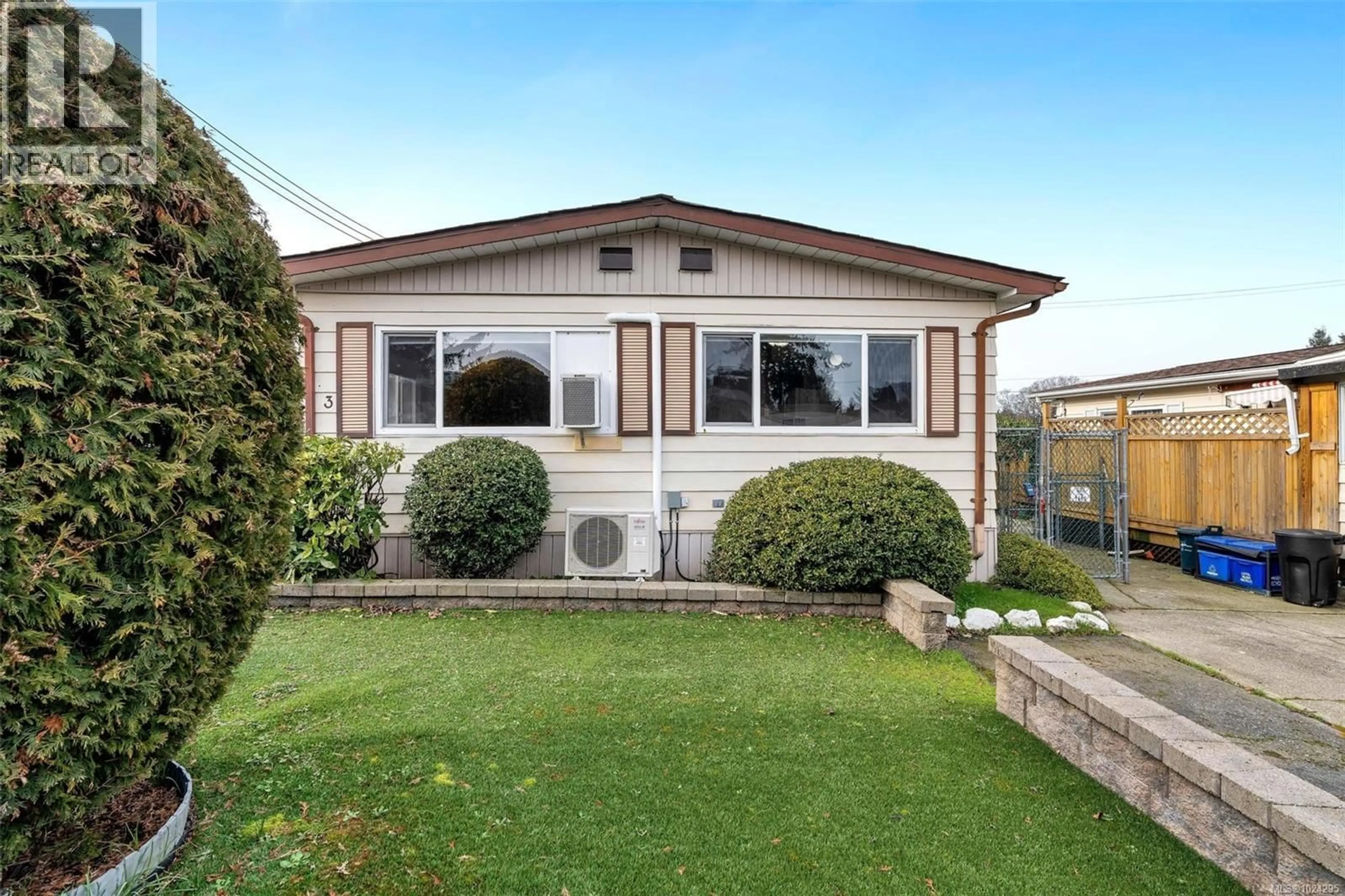 Home with vinyl exterior material, street for 3 - 158 COOPER ROAD, View Royal British Columbia V9A7B3